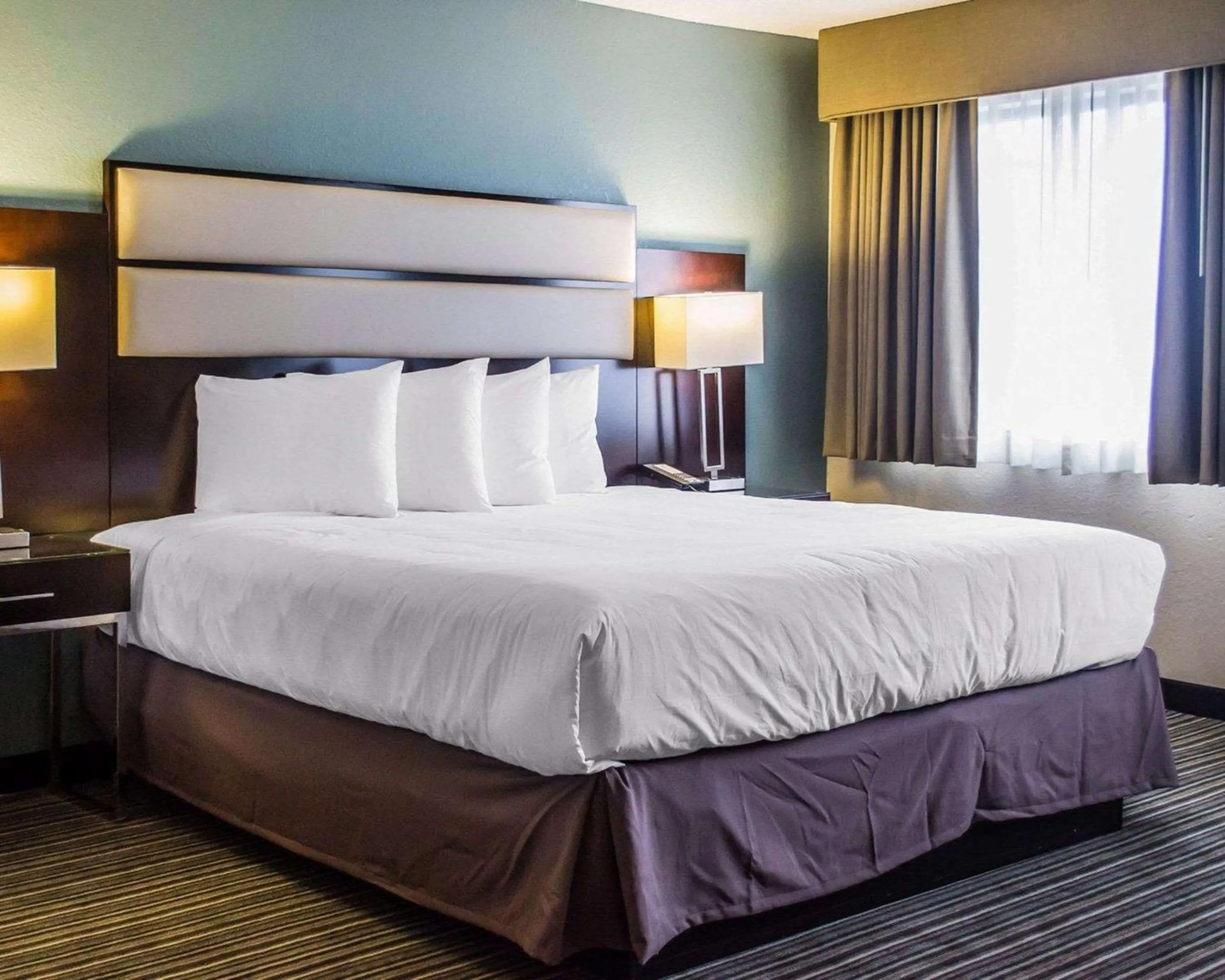 Bedroom, Bed in Quality Inn Streetsboro - Kent