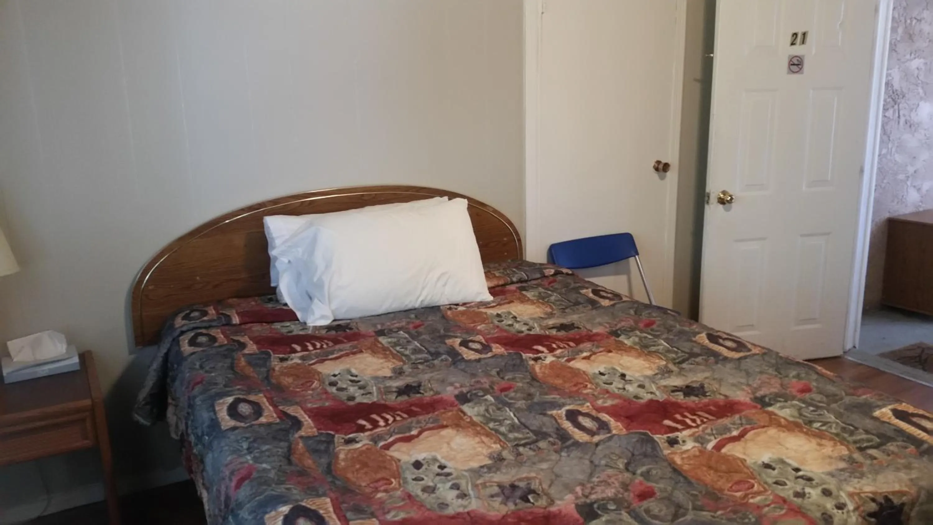 Photo of the whole room, Bed in Holiday House Motel