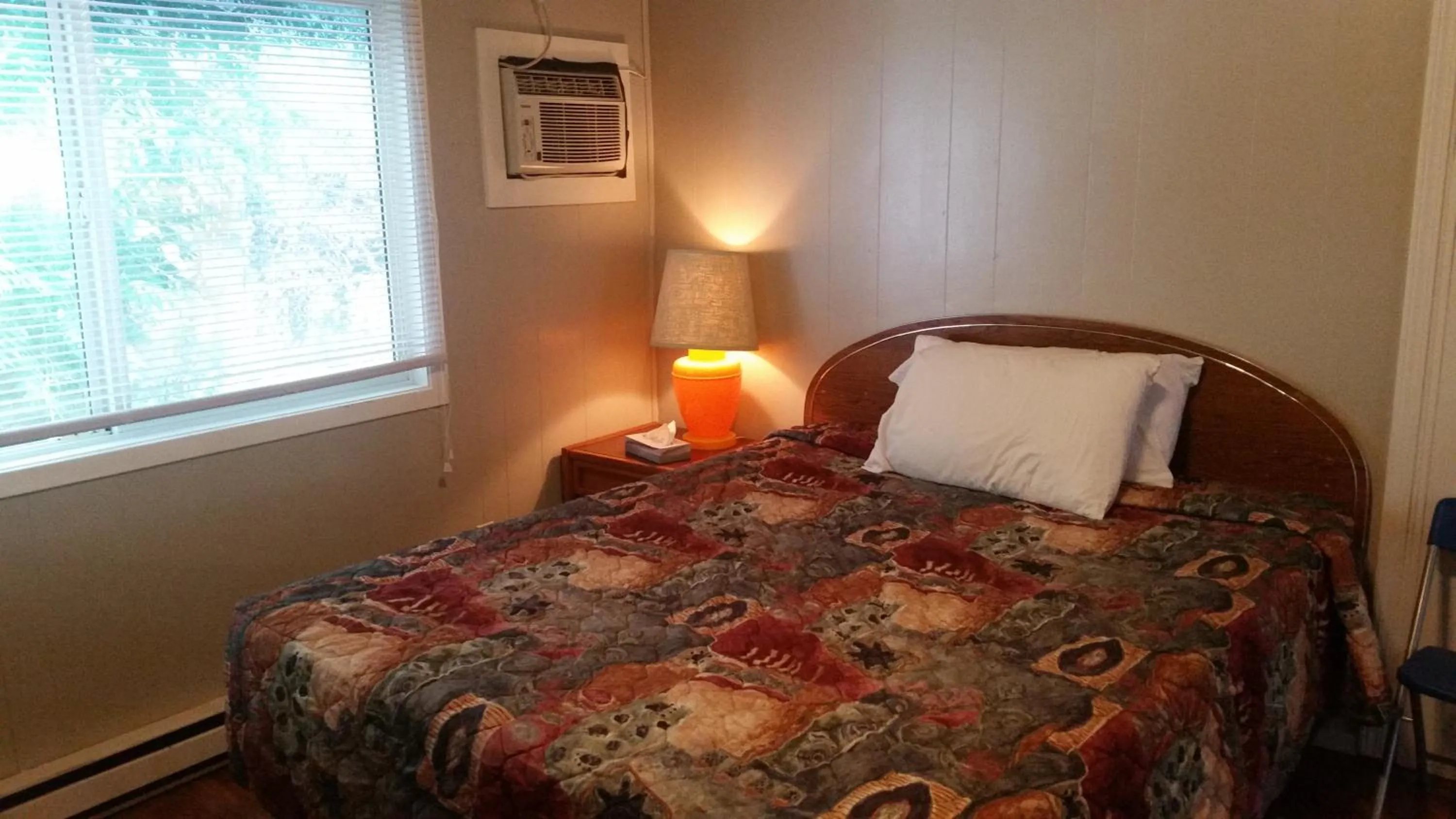 Photo of the whole room, Bed in Holiday House Motel