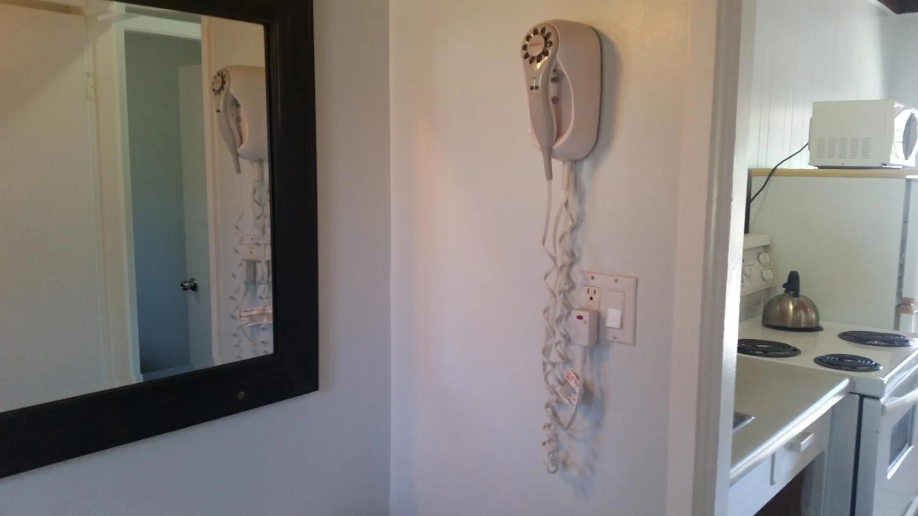 Bathroom in Holiday House Motel