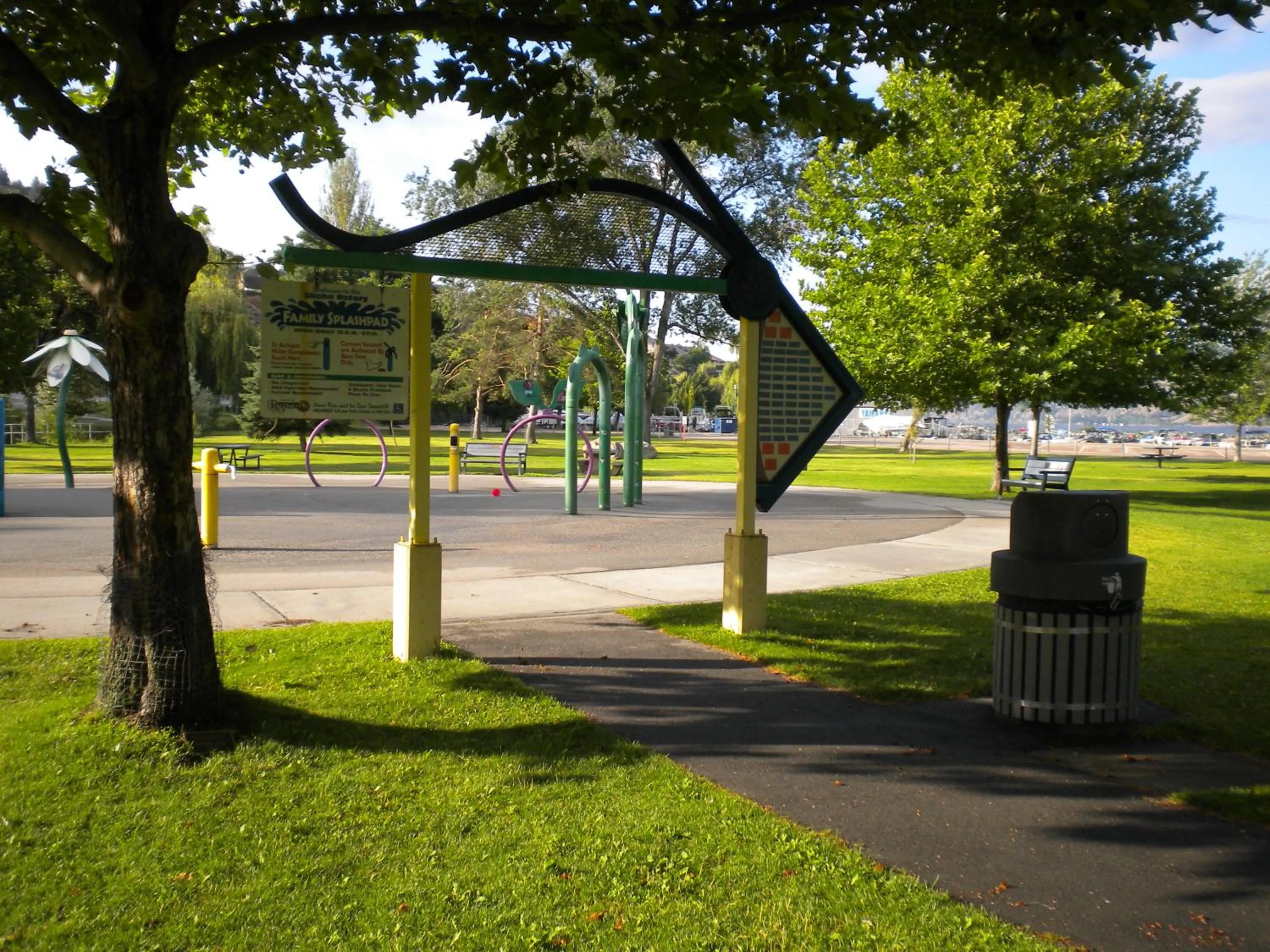 Children play ground in Holiday House Motel