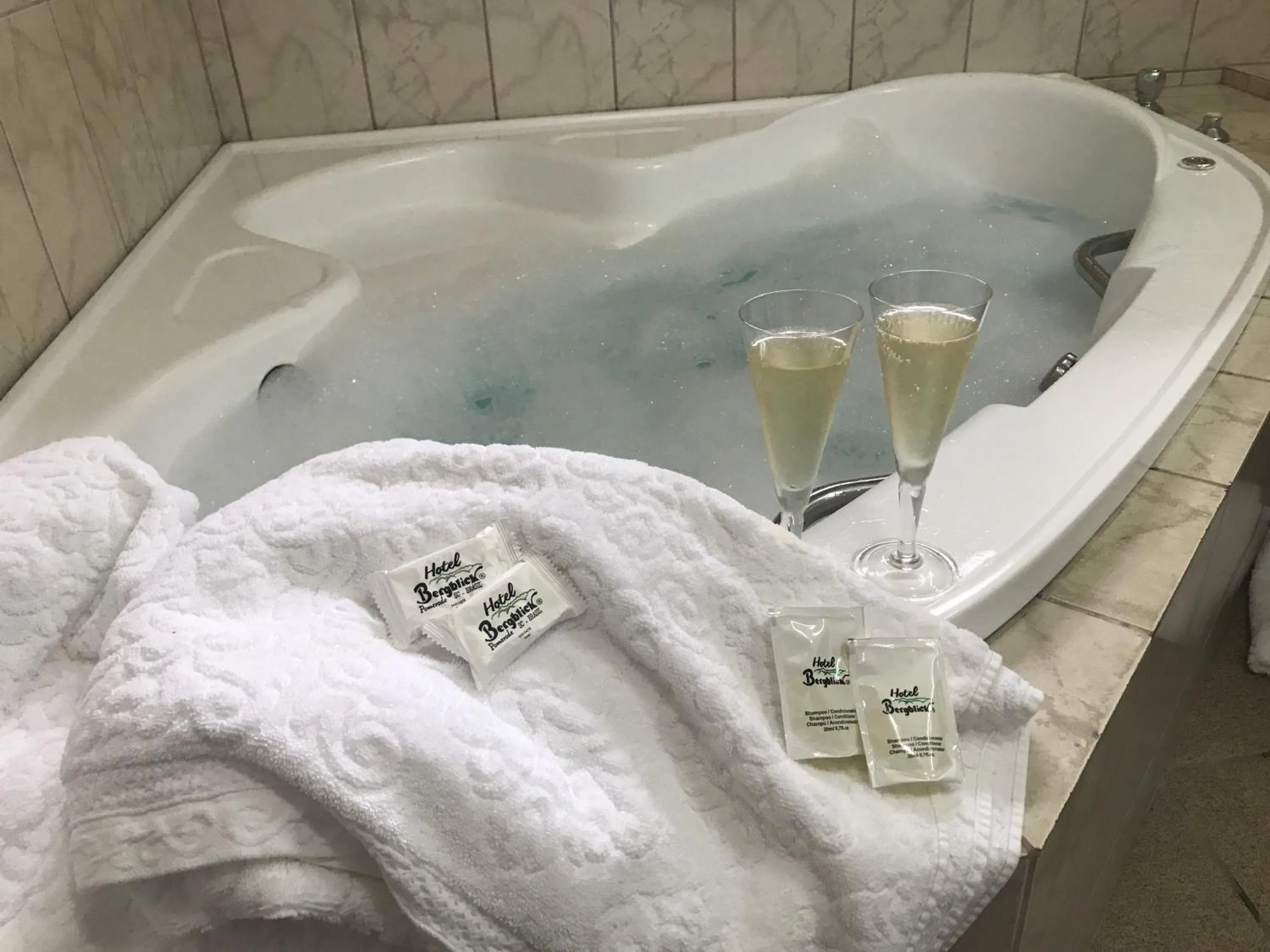 Hot Tub in Hotel Bergblick