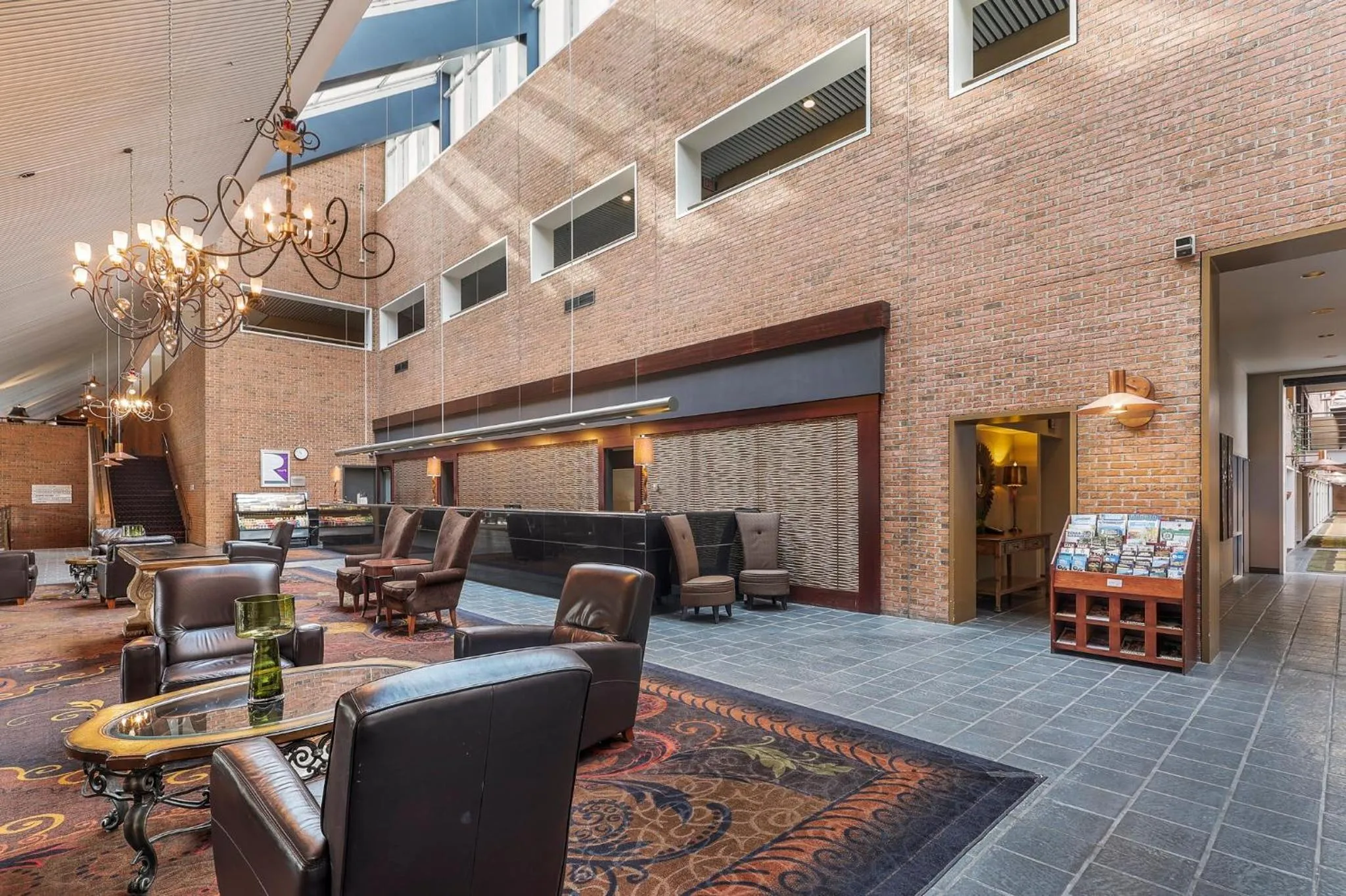 Property building in Crowne Plaza Minneapolis West by IHG