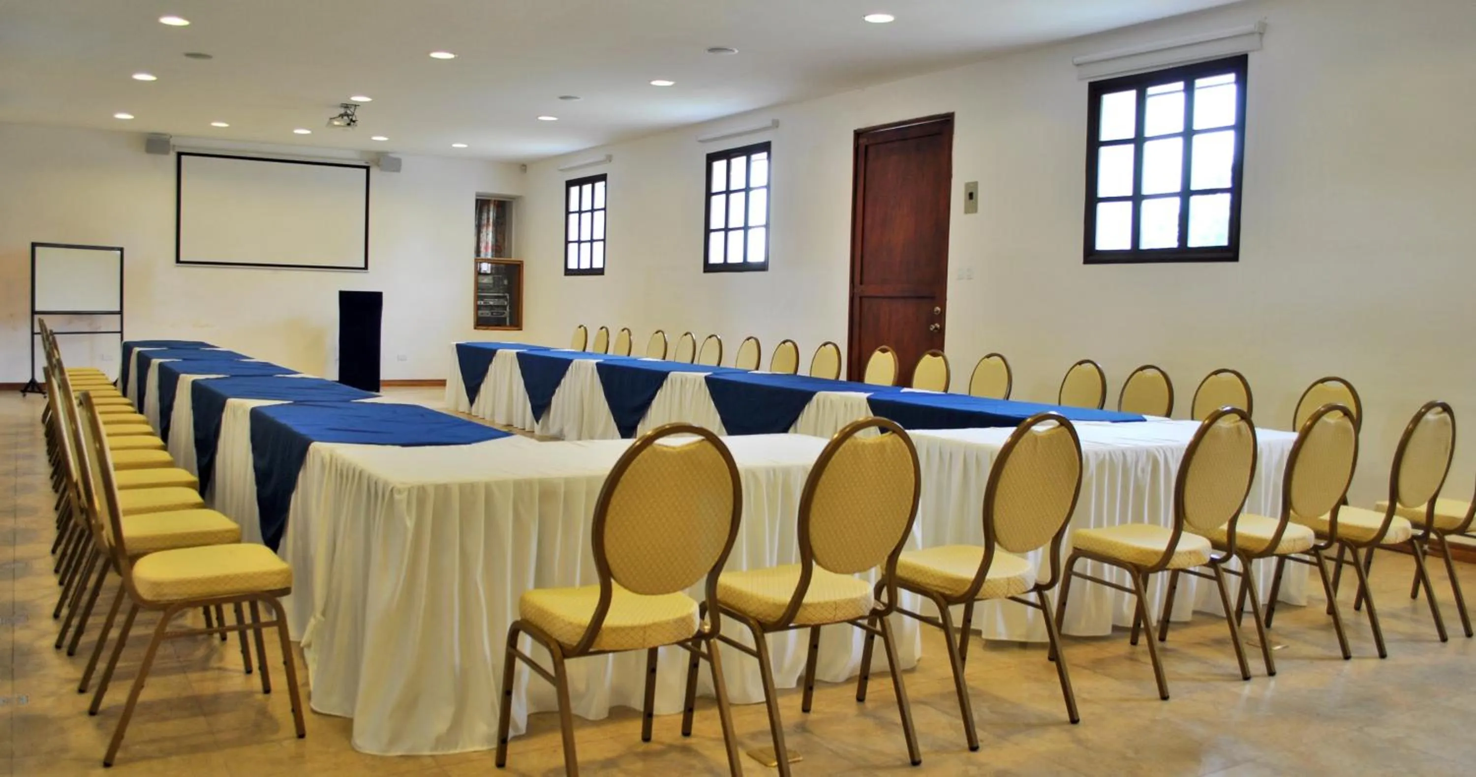 Business facilities in Hacienda Hosteria Chorlavi