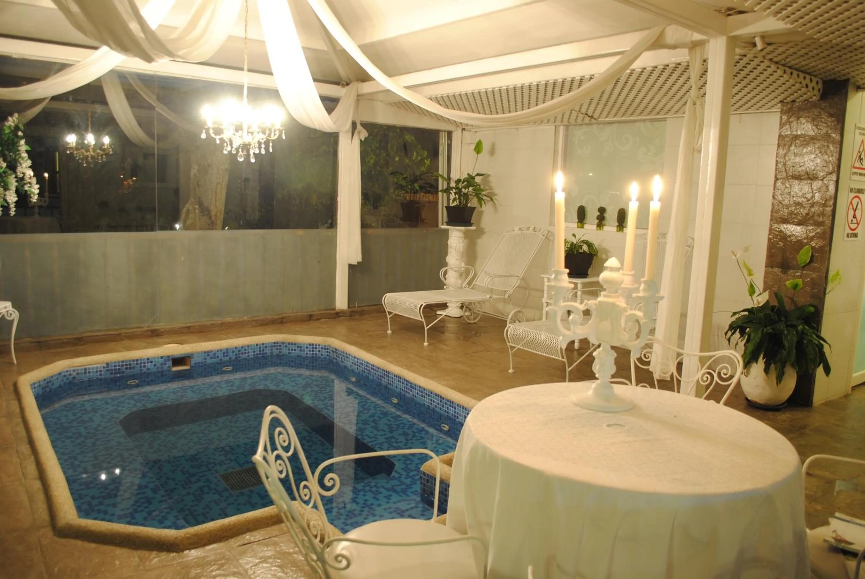 Swimming pool in Hacienda Hosteria Chorlavi