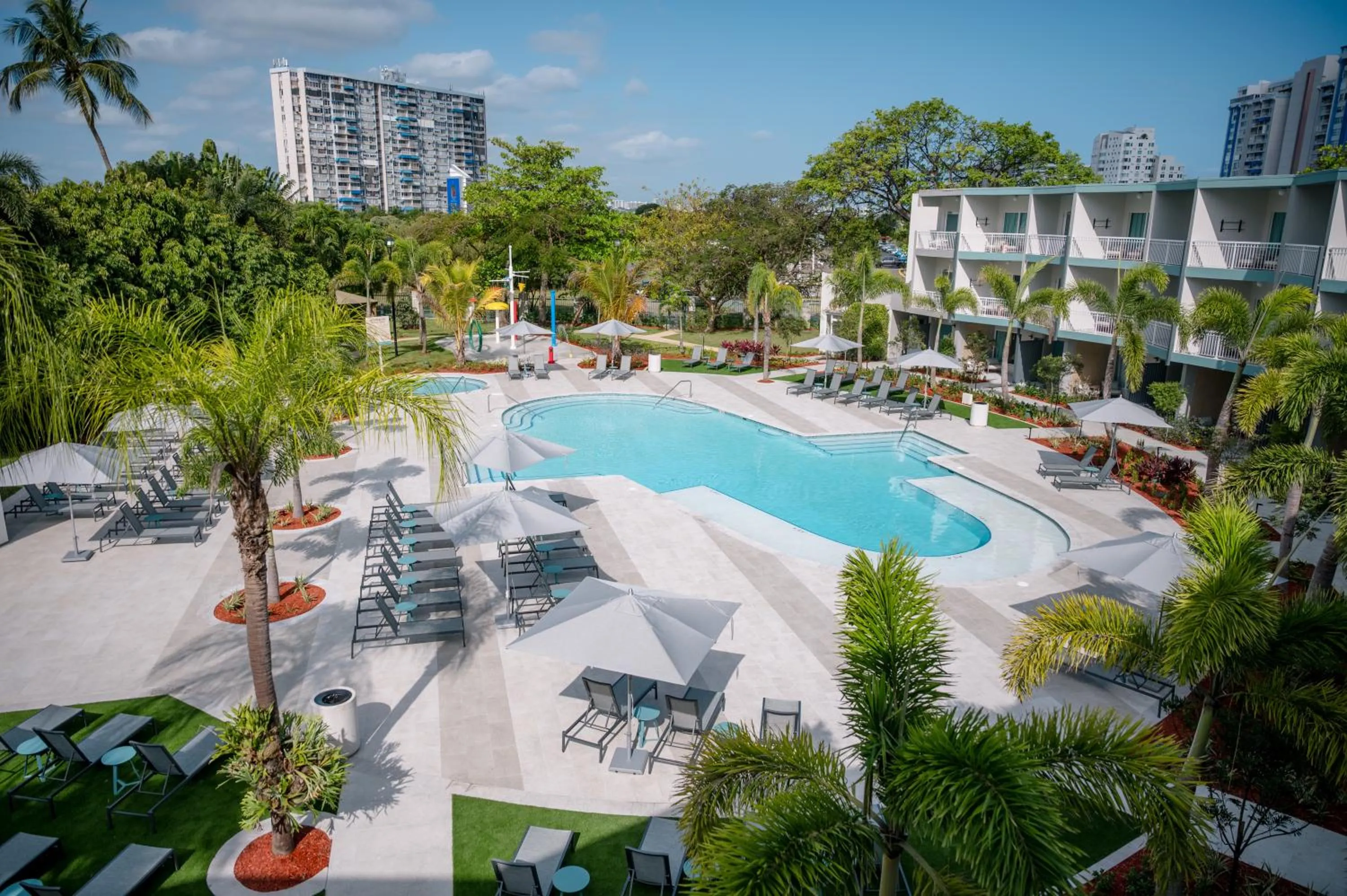 Swimming pool in Verdanza Hotel