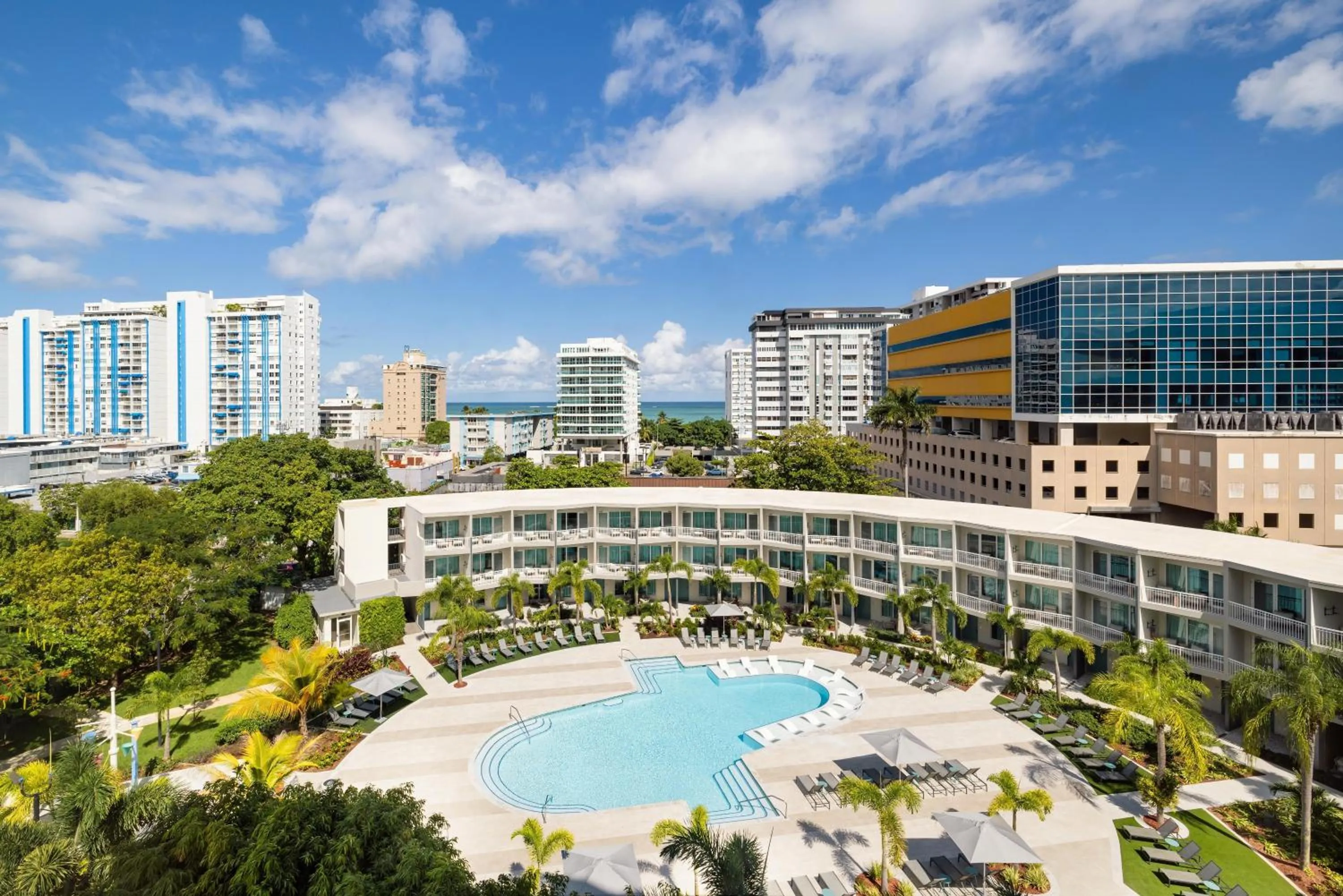 Swimming pool in Hyatt Centric San Juan Isla Verde