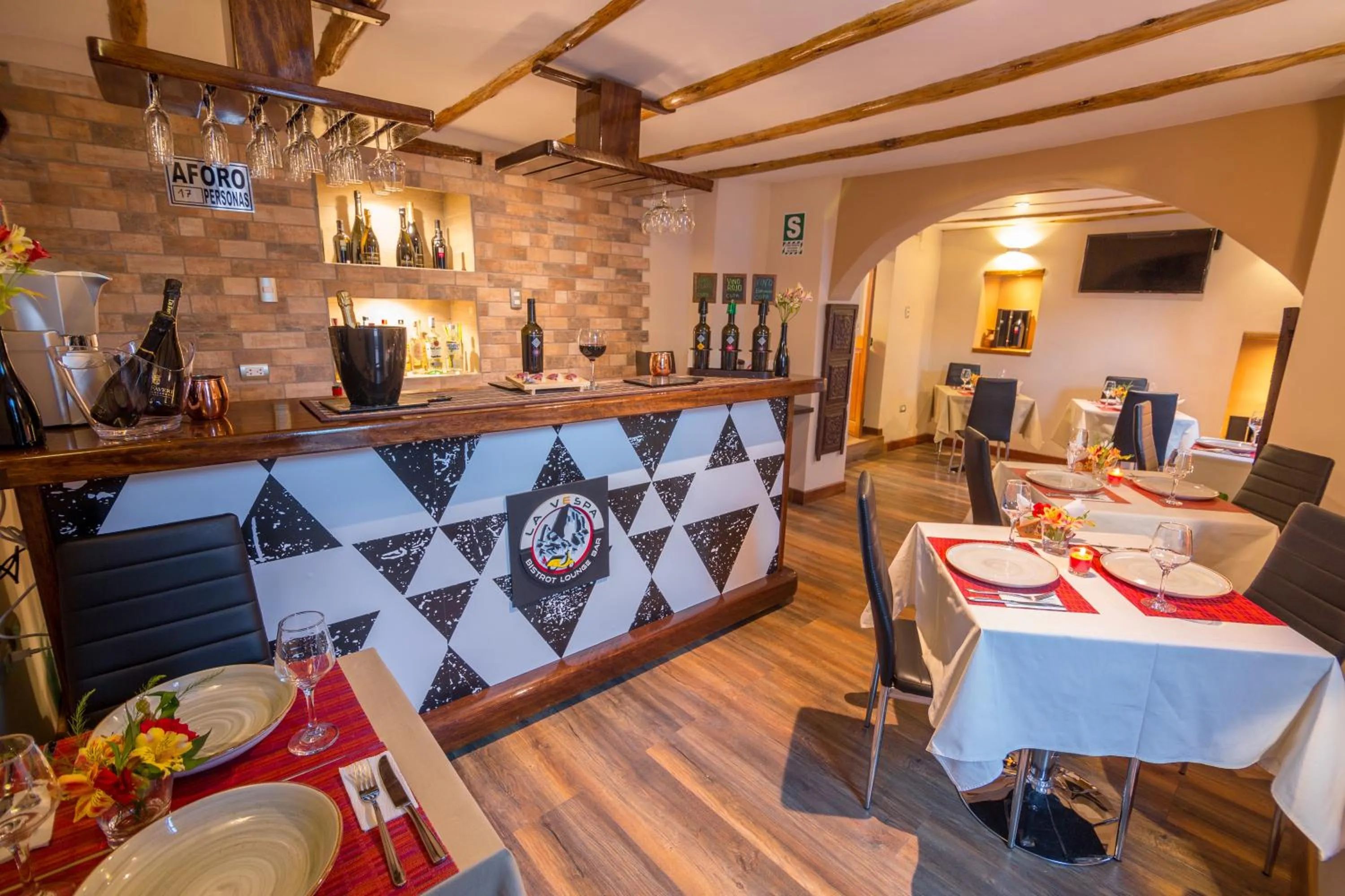 Restaurant/places to eat in Casona les Pleiades
