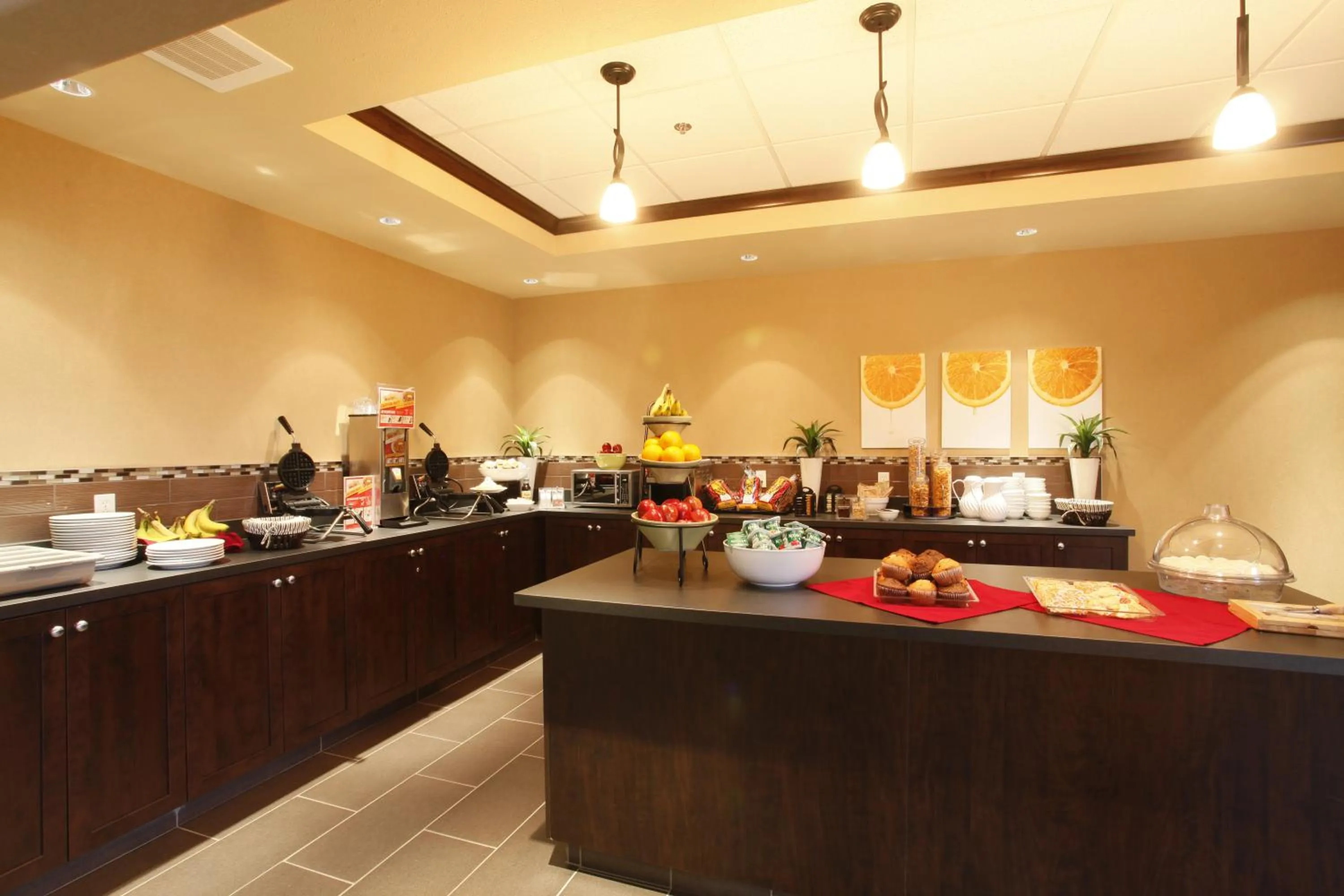 Buffet breakfast in Vegreville Suites