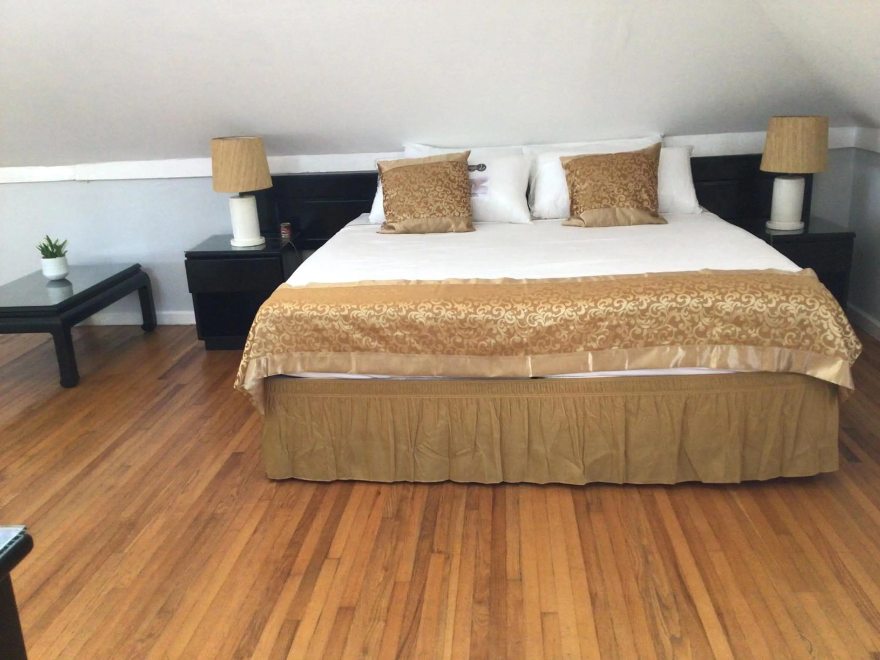 Bedroom, Bed in Mystic Ridge Paradise