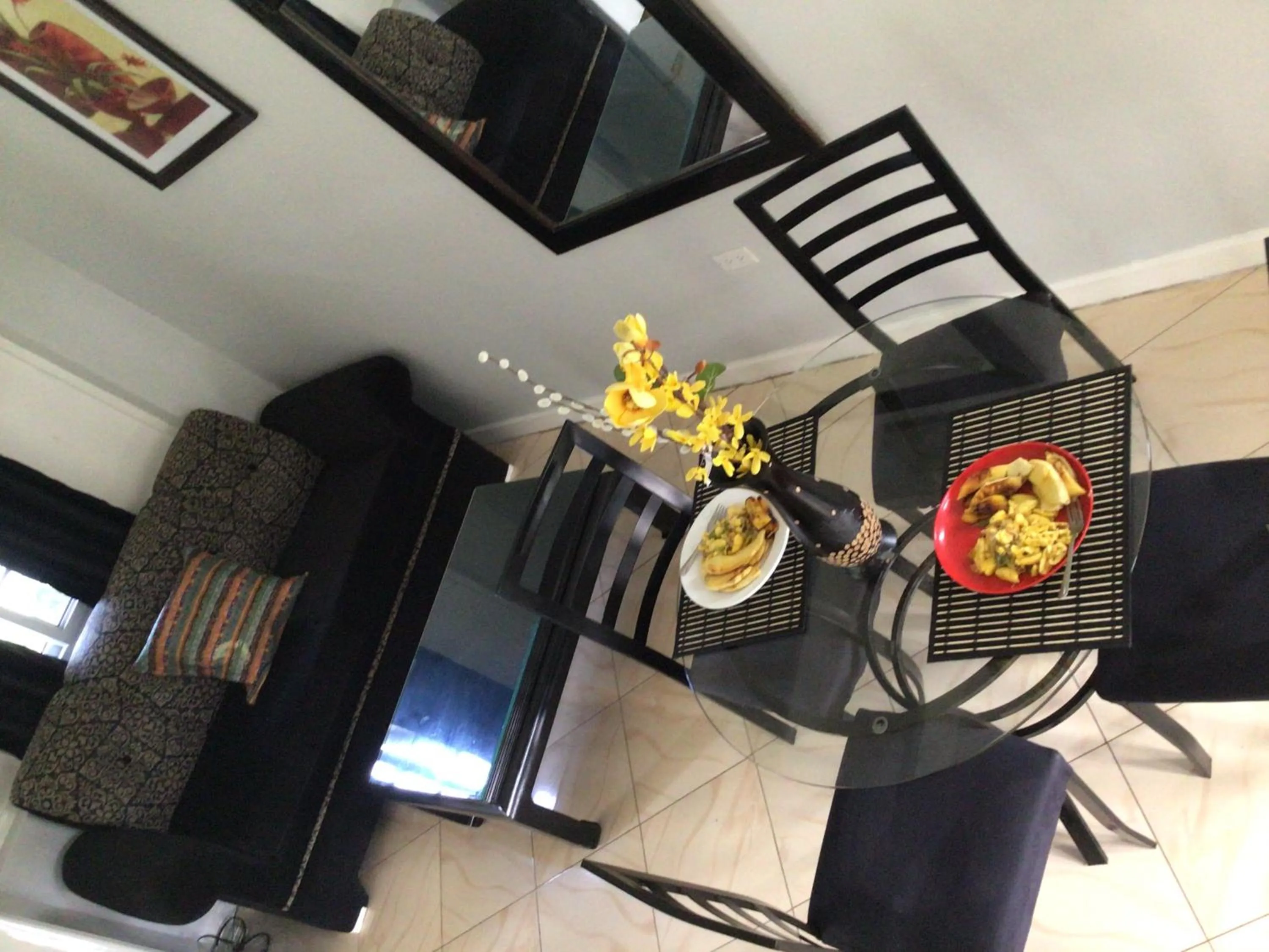 Dining area in Mystic Ridge Paradise