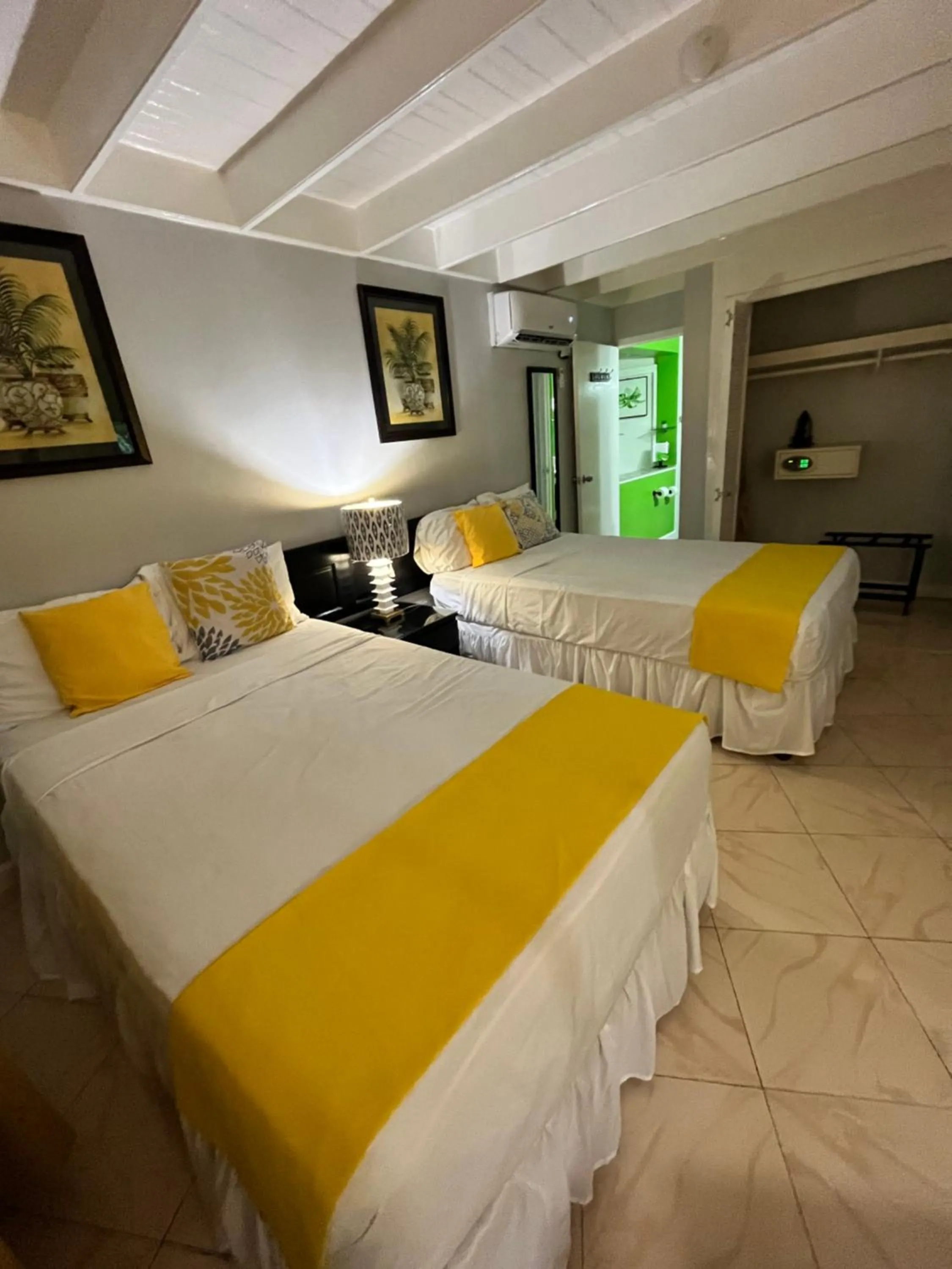 Bedroom, Bed in Mystic Ridge Paradise