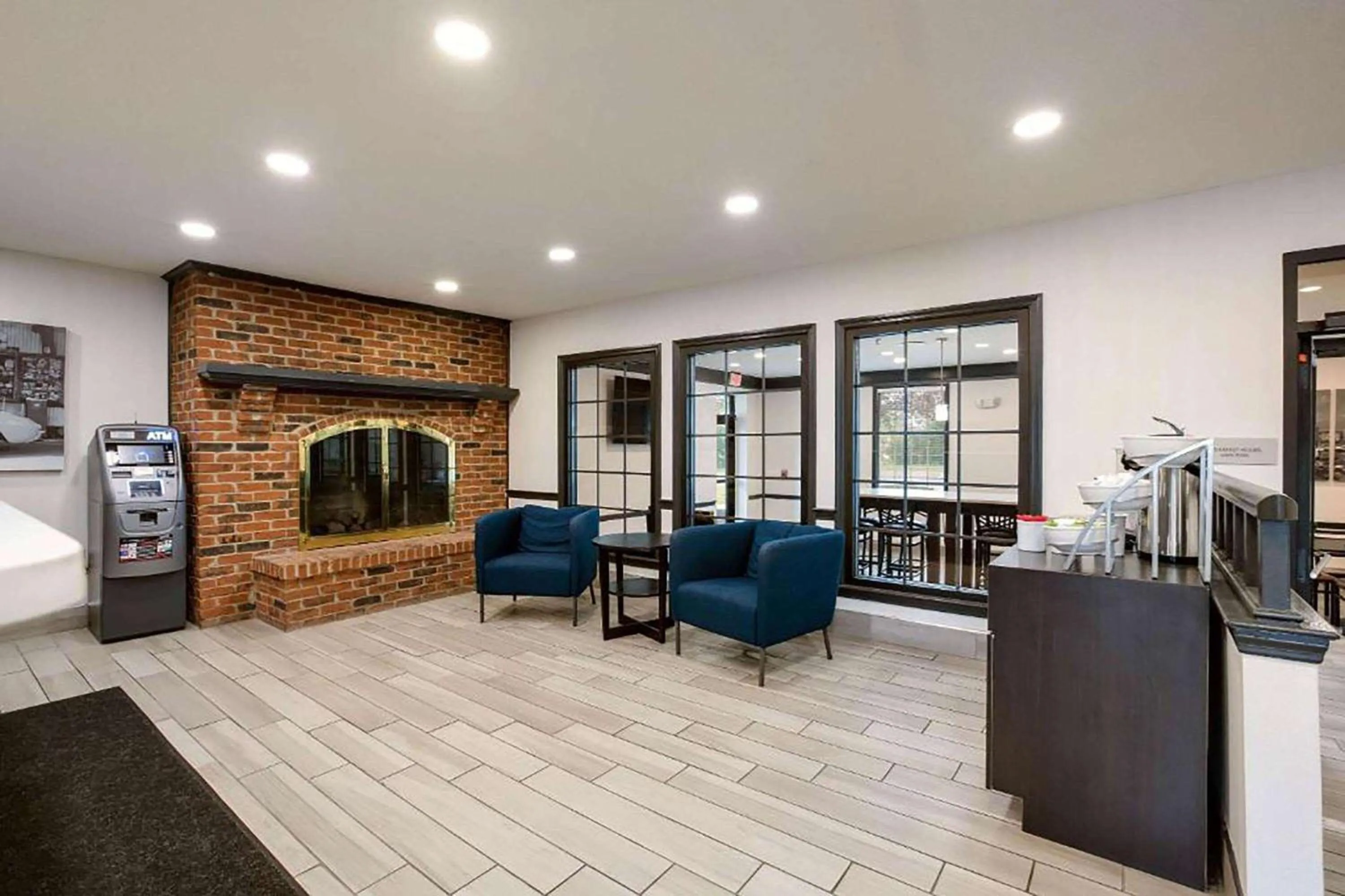 Lobby or reception in Travelodge by Wyndham Canton-Livonia Area, MI