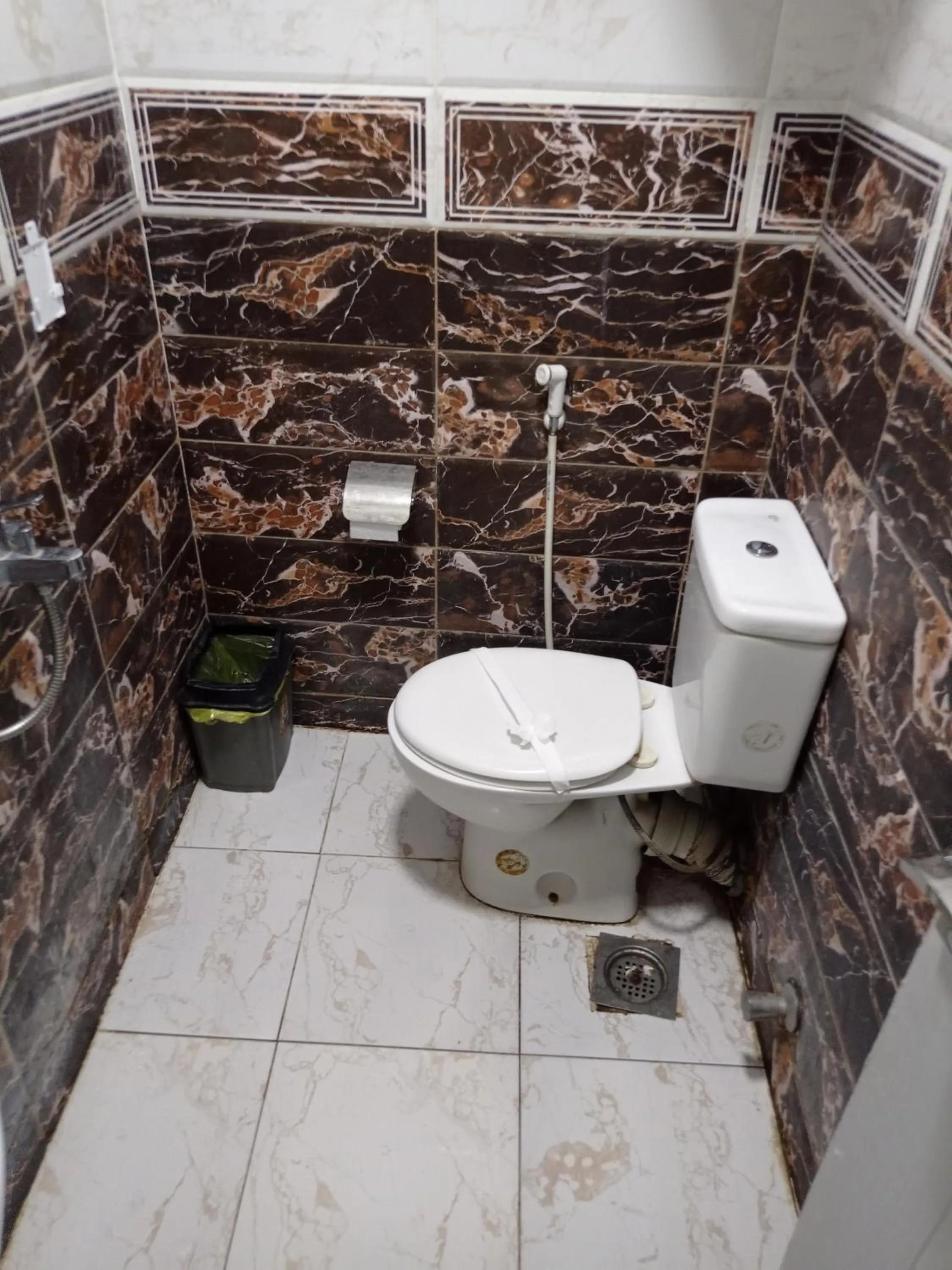 Toilet in Hostgram Hotel