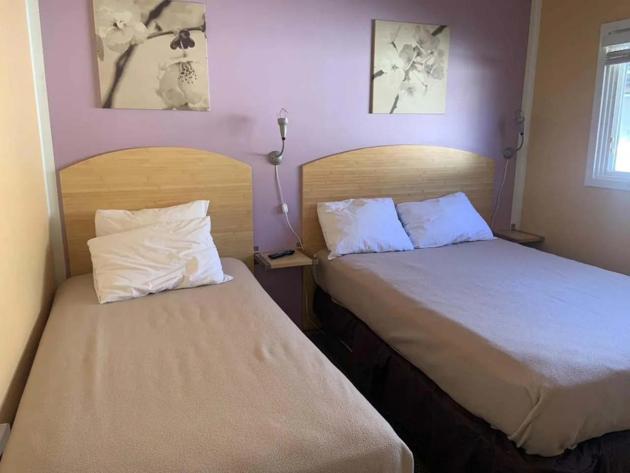 Bed in Waterfront Inn