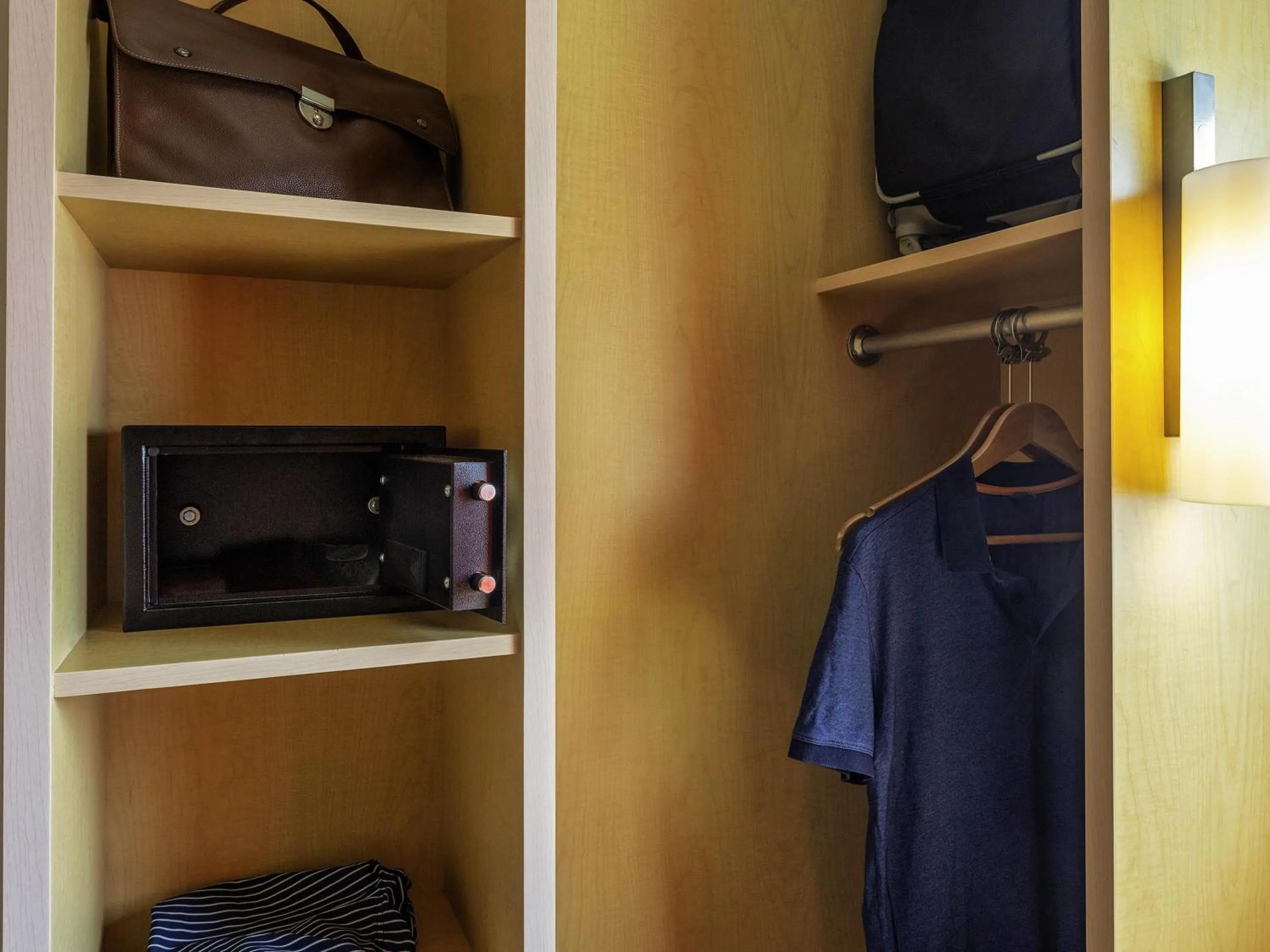 Bedroom in Ibis Cancun Centro