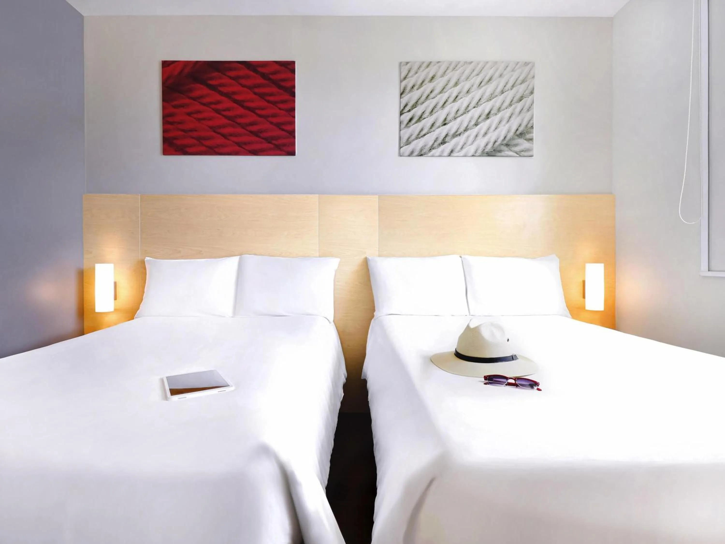 Bedroom, Bed in Ibis Cancun Centro