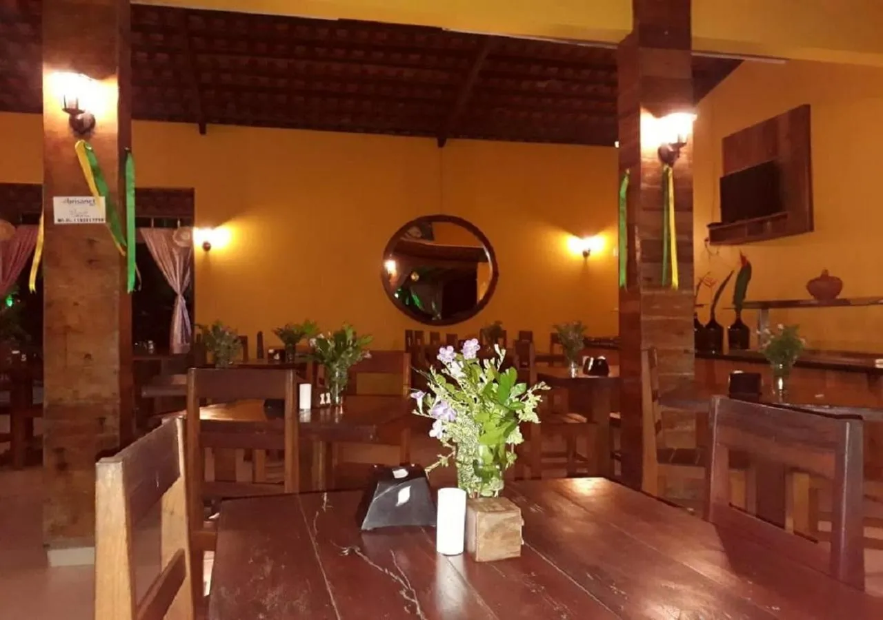 Restaurant/places to eat in Hotel e Mirante recanto alto da serra