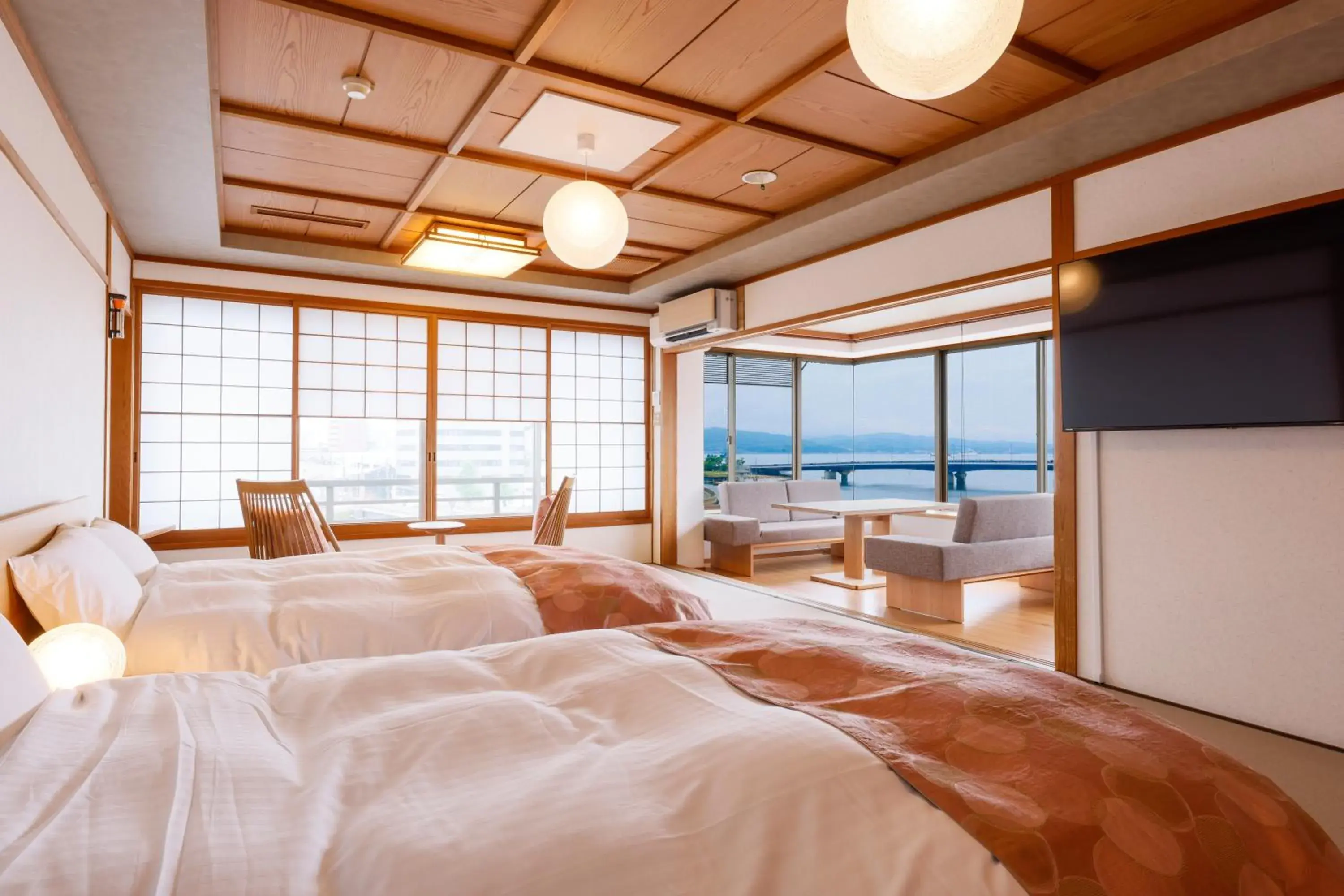 Twin Room with Lake View - single occupancy in Ohashikan Twin Room with Lake View - single occupancy in Ohashikan