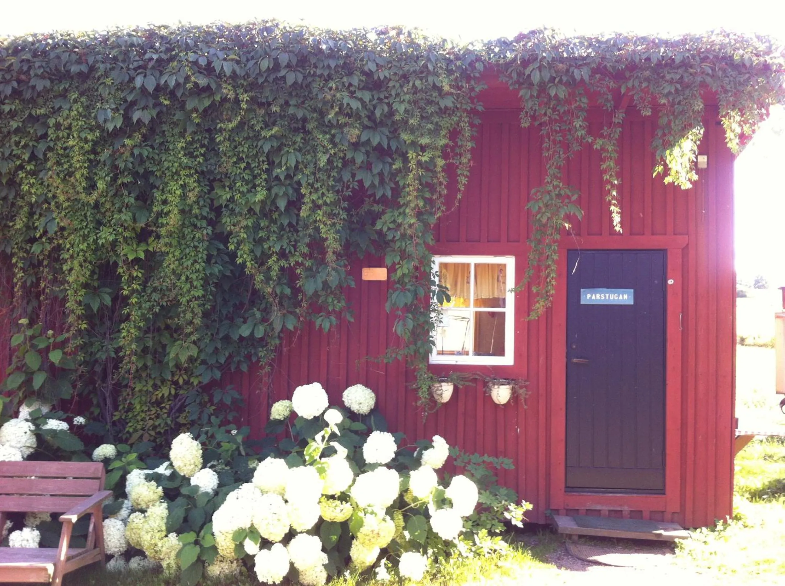 Brådtom Slusscafé & Stugor