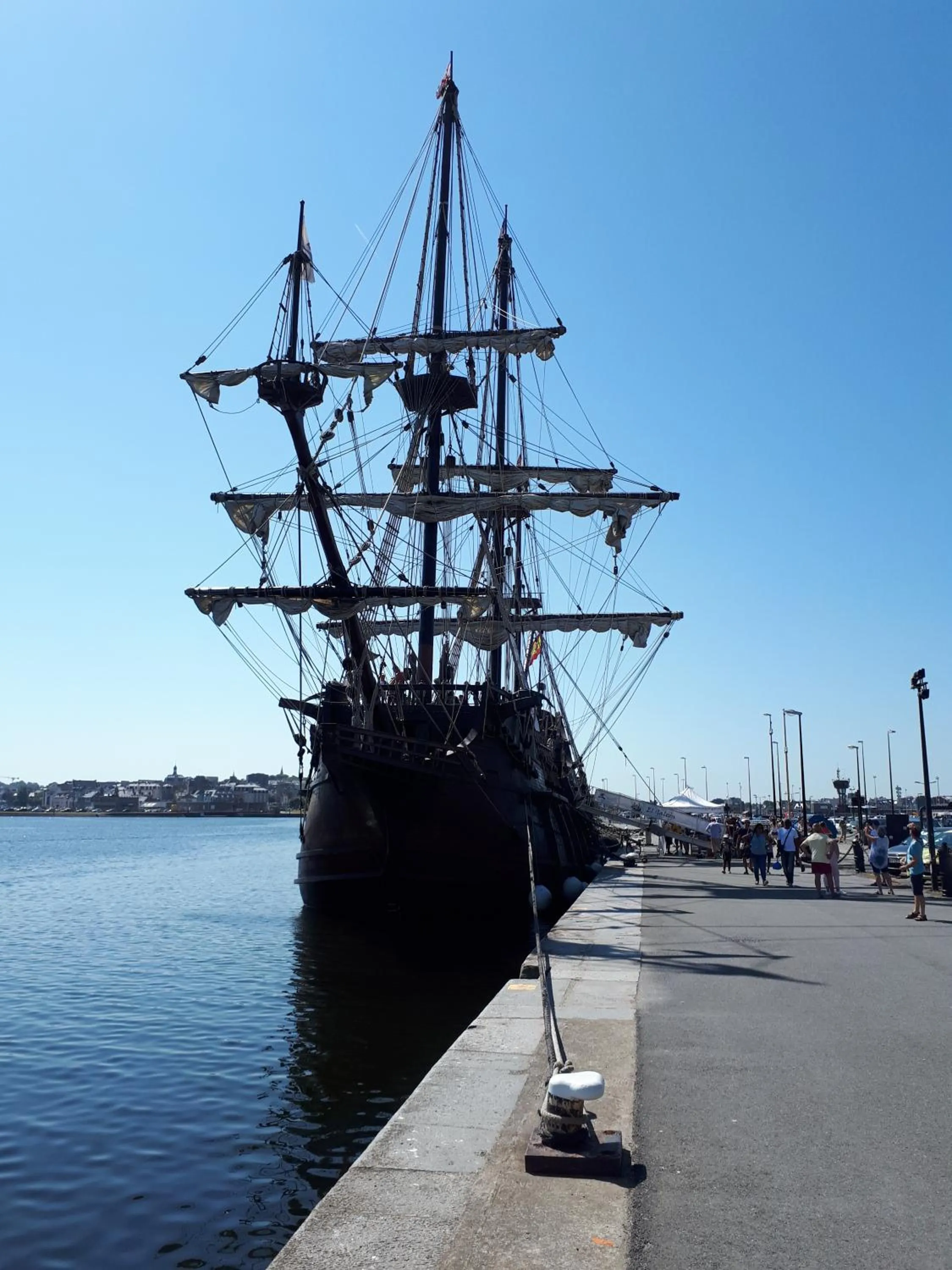 Au Logis De La Rance Bed and Breakfast