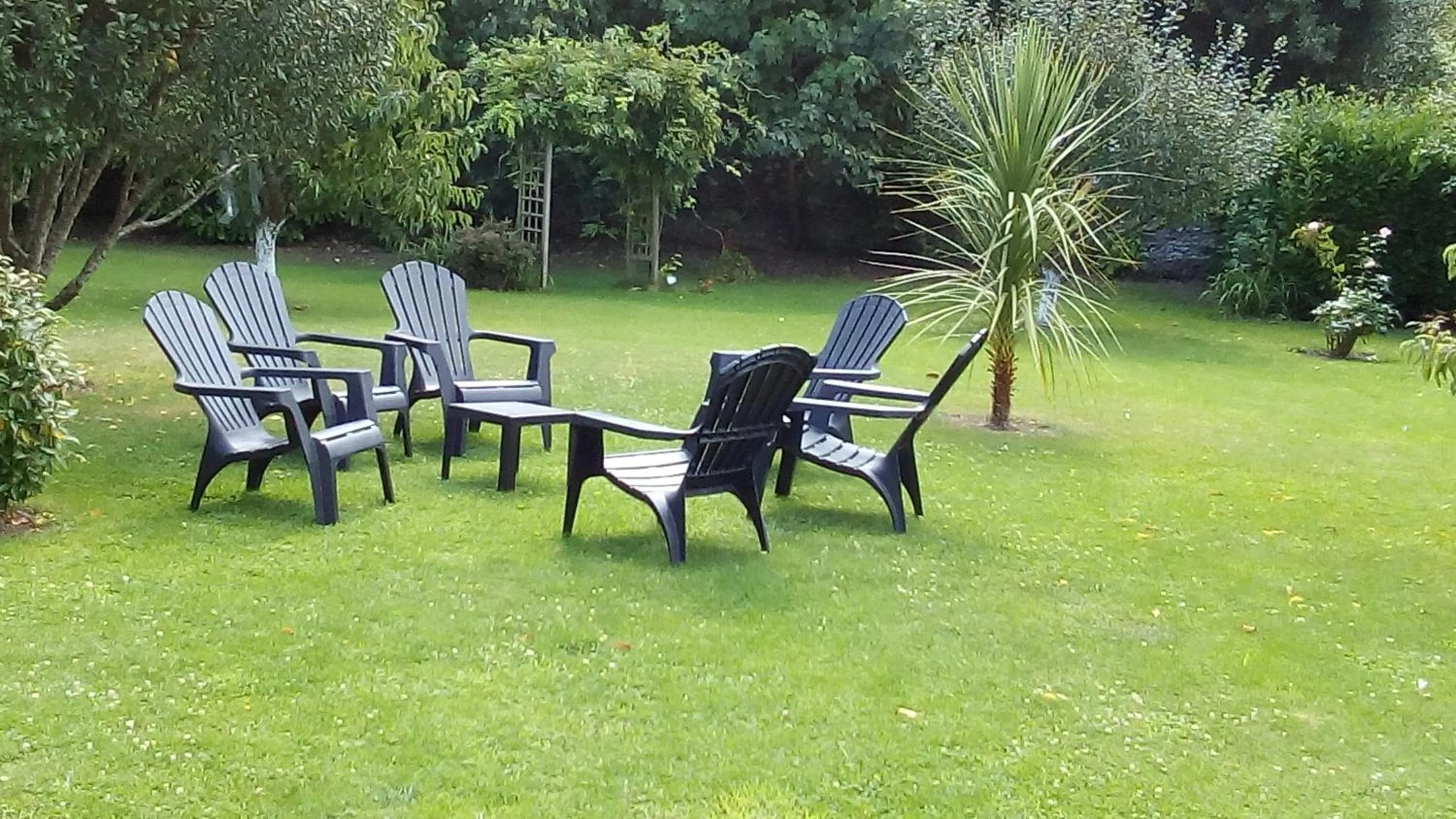 Au Logis De La Rance Bed and Breakfast