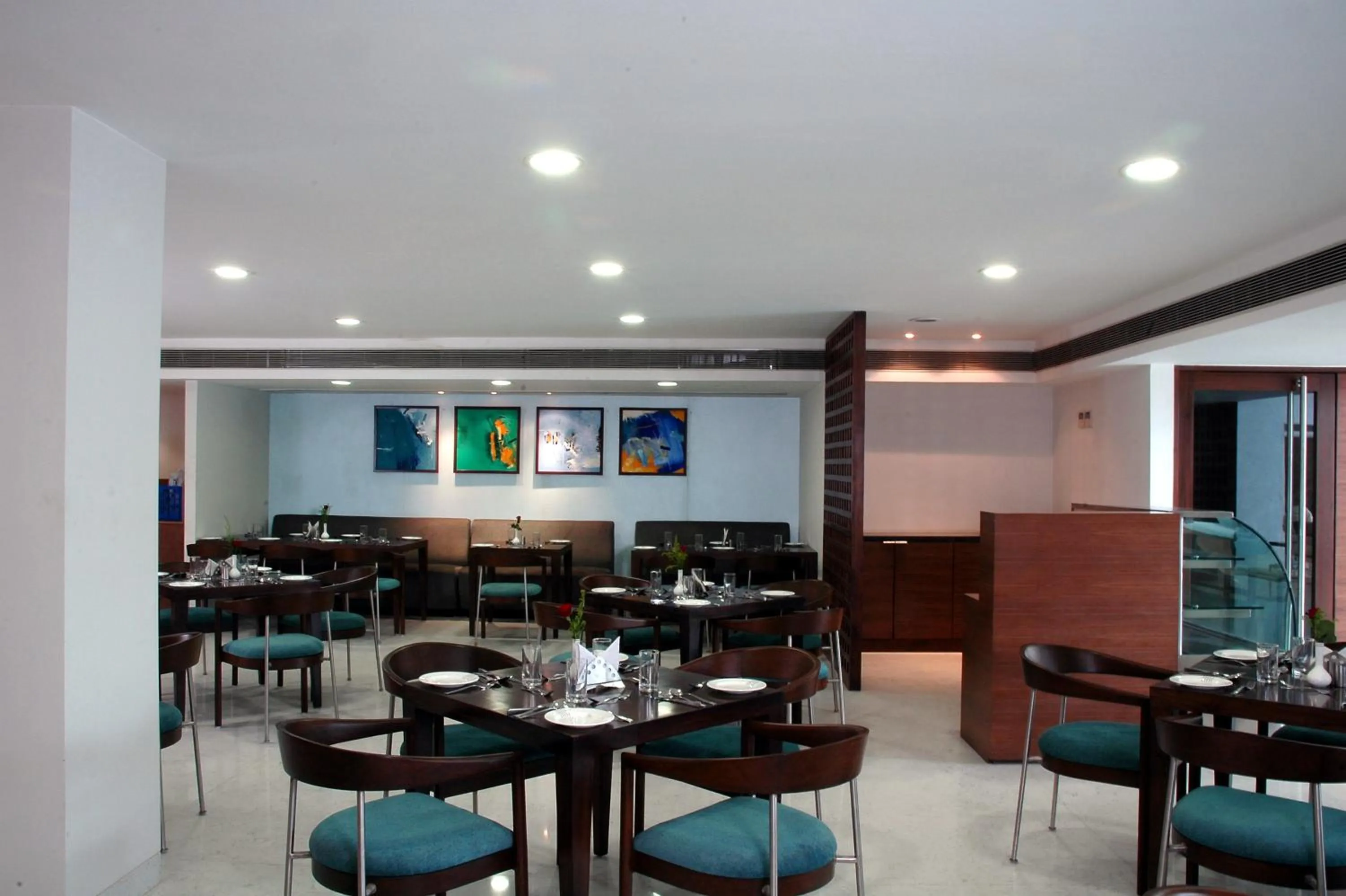 Restaurant/places to eat in The Fern Residency Ahmedabad, Subhash Bridge, Series by Marriott