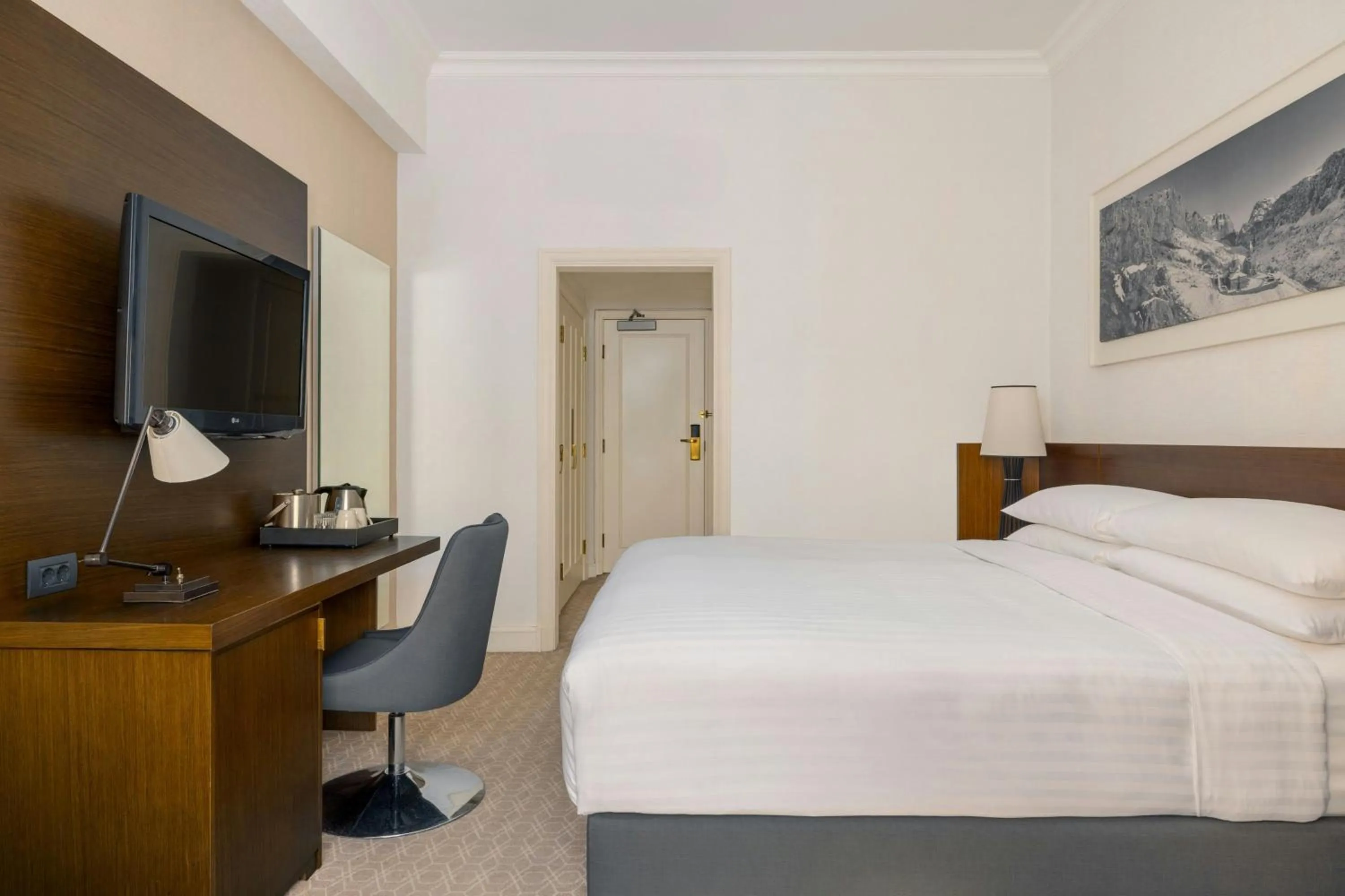 Photo of the whole room, Bed in Armenia Marriott Hotel Yerevan