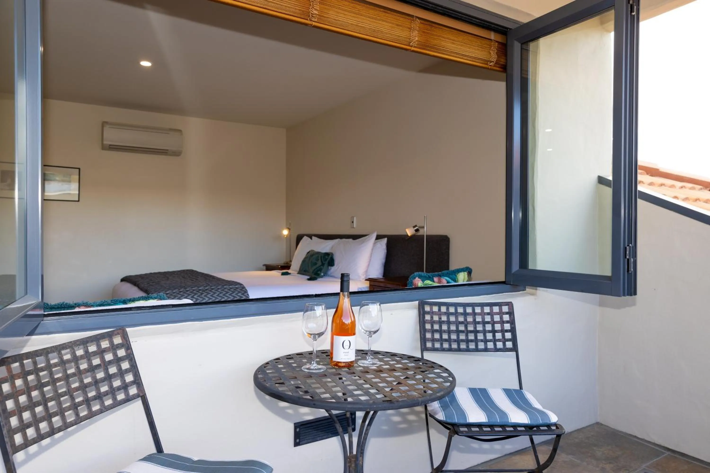 Seating area in Harvest Lodge Motel