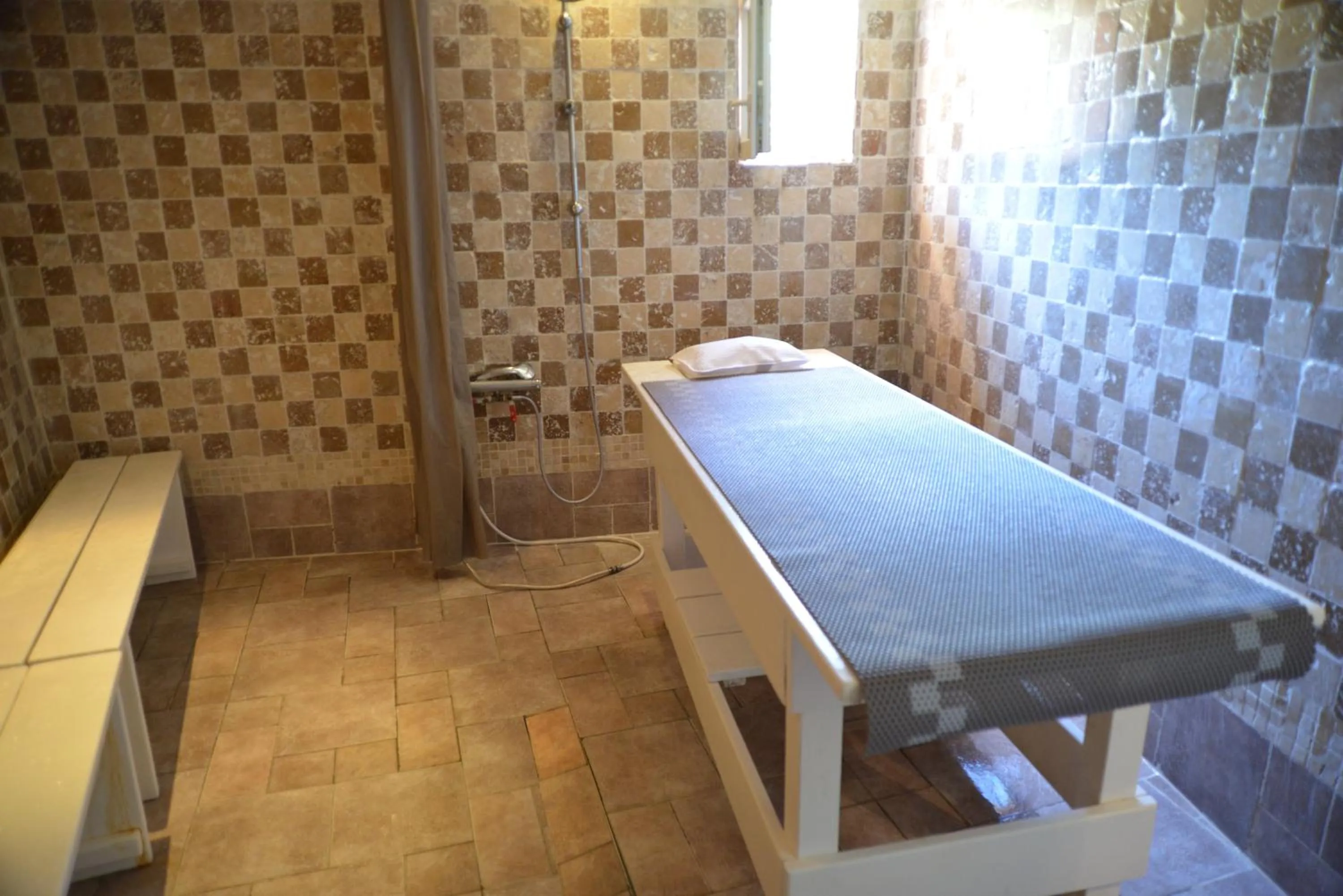 Spa and wellness centre/facilities in Le Catalan