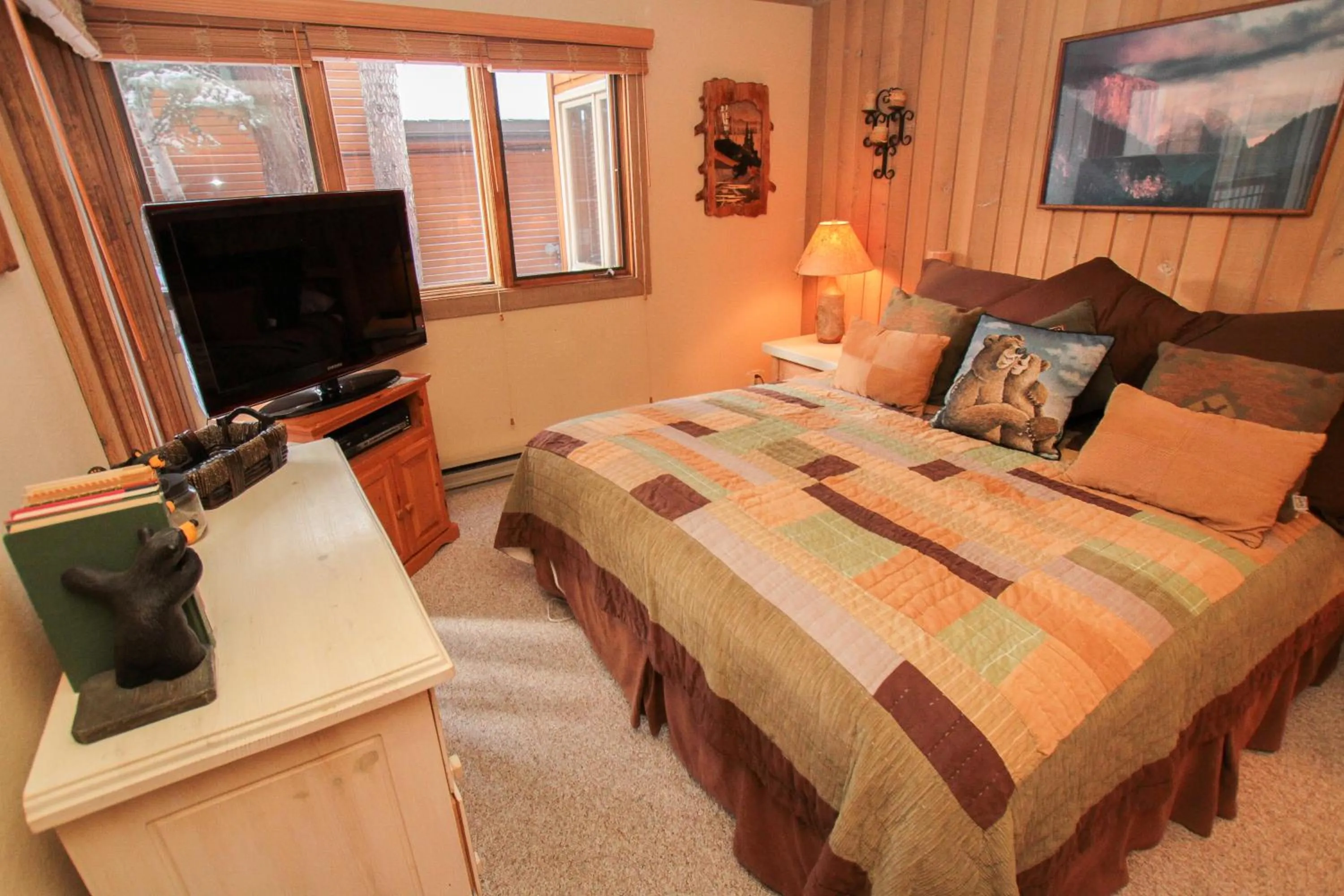 Other, Bed in Mountainback 48 Corner Unit