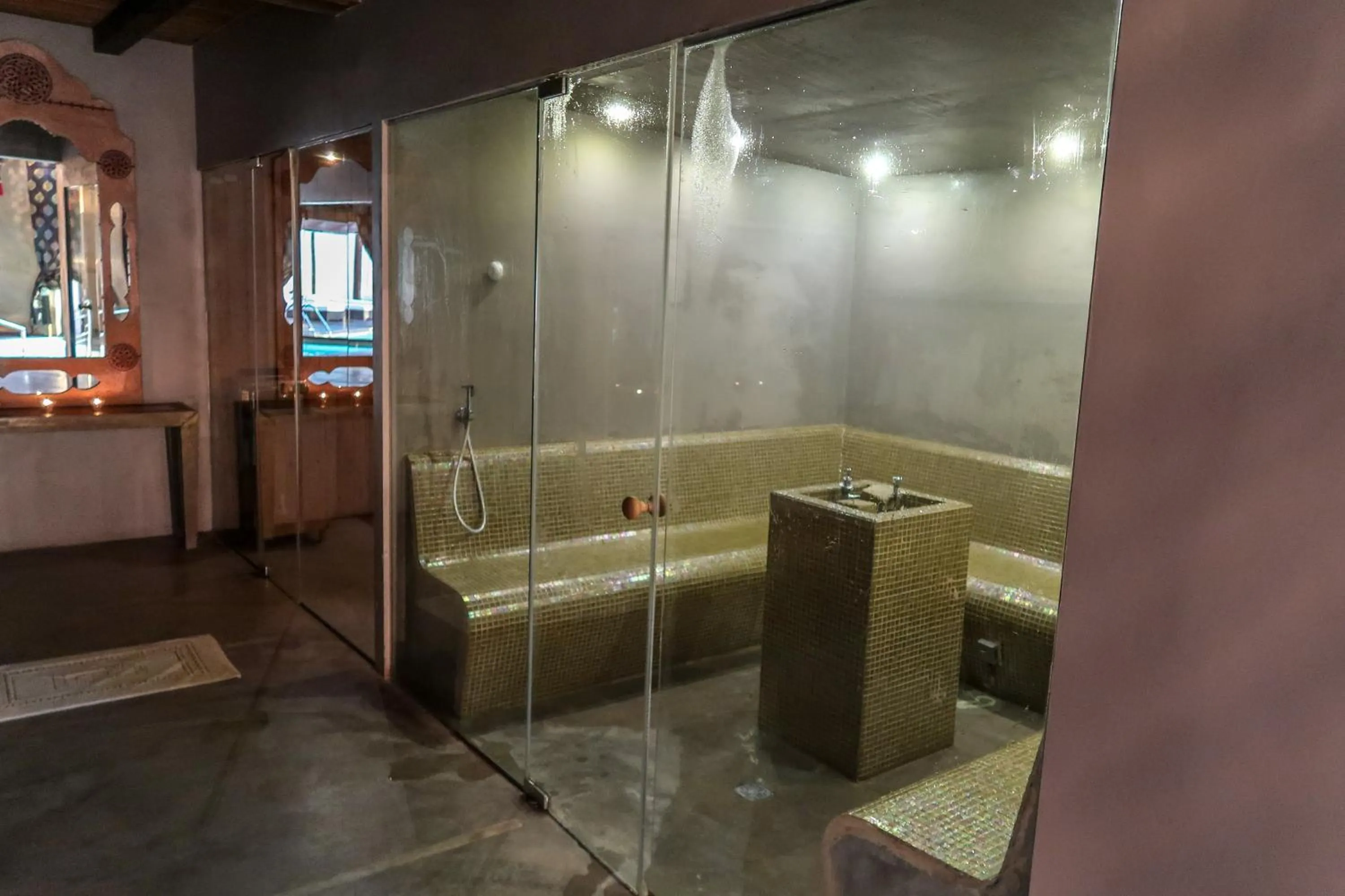 Steam room in Masseria & Spa LuciaGiovanni