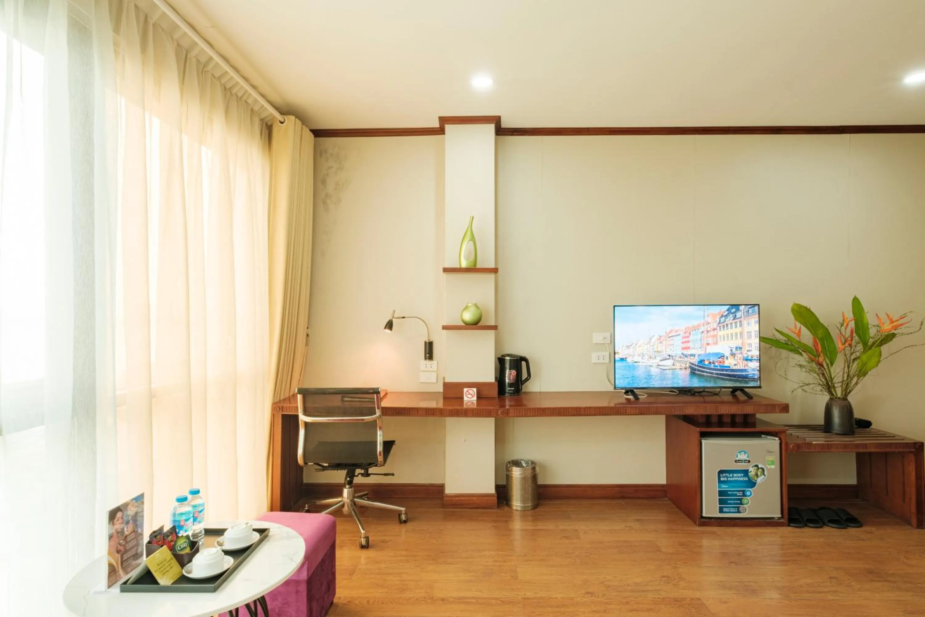 Sunset Westlake Hanoi Hotel