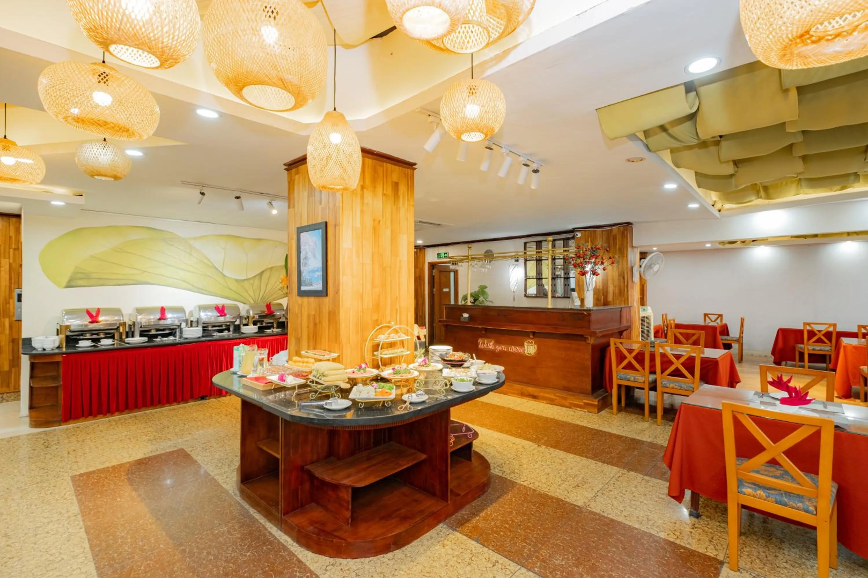 Restaurant/places to eat in Sunset Westlake Hanoi Hotel