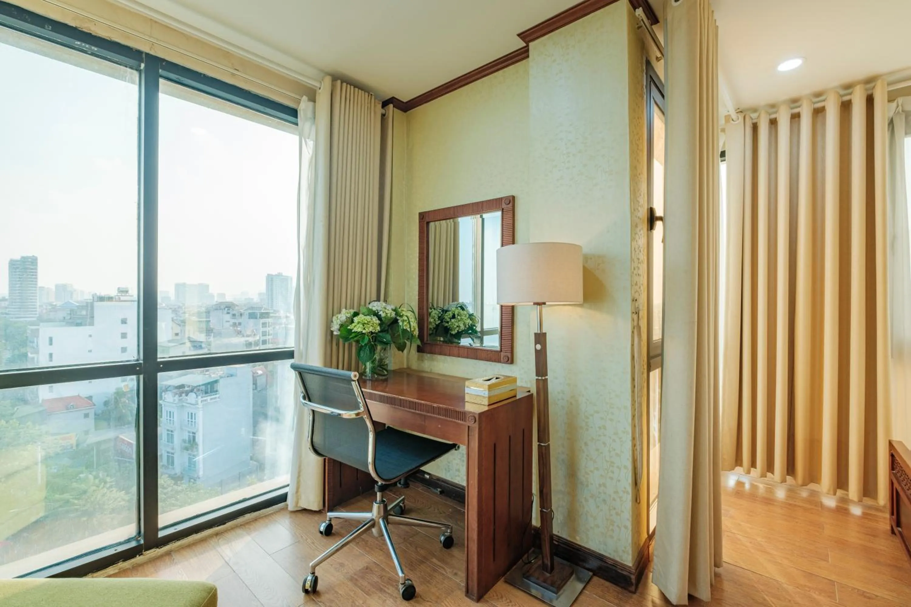 Sunset Westlake Hanoi Hotel