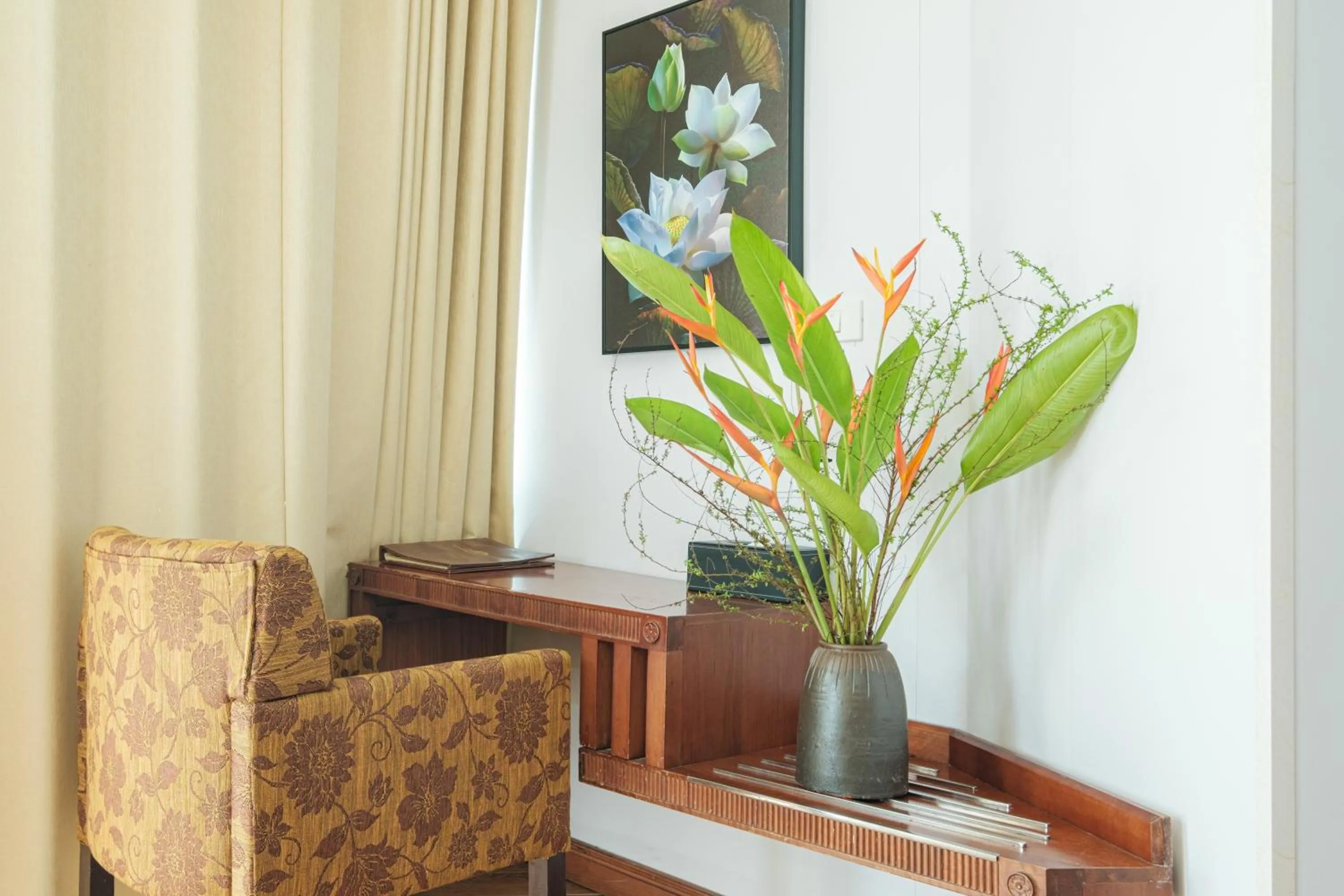 Sunset Westlake Hanoi Hotel