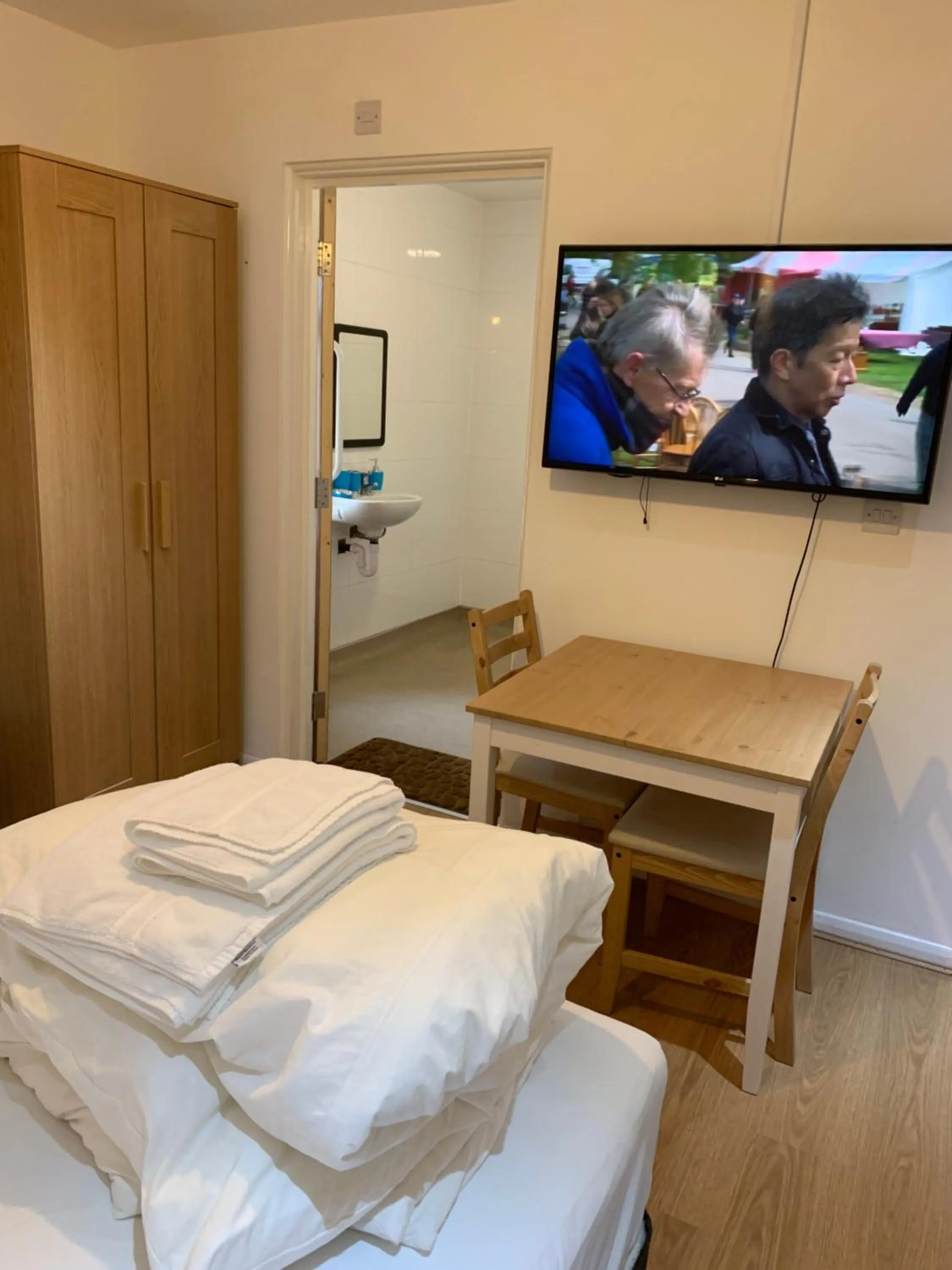 Photo of the whole room, Bed in Oxford Bed and Breakfast