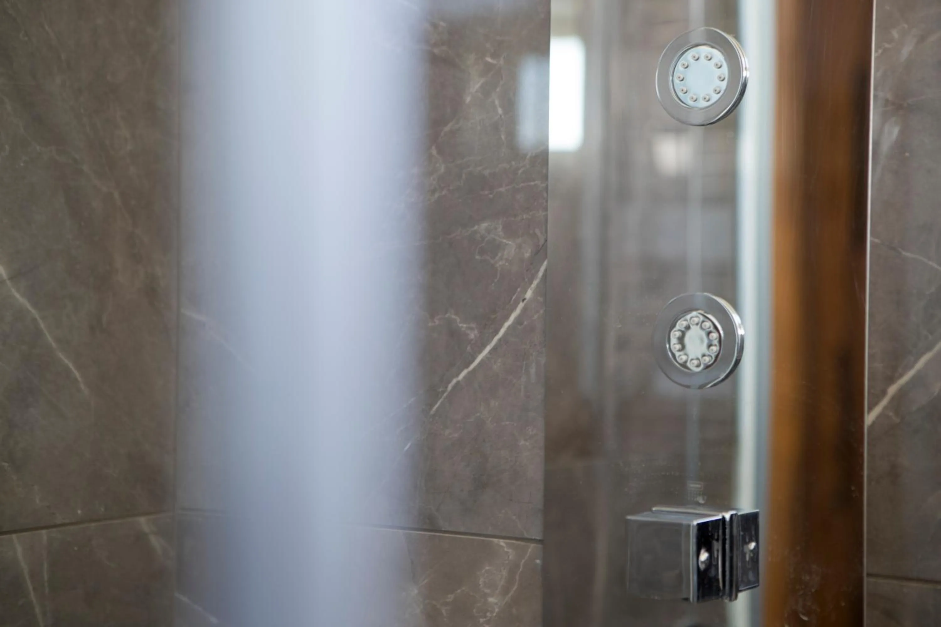 Shower in Upper - Boutique Hotel