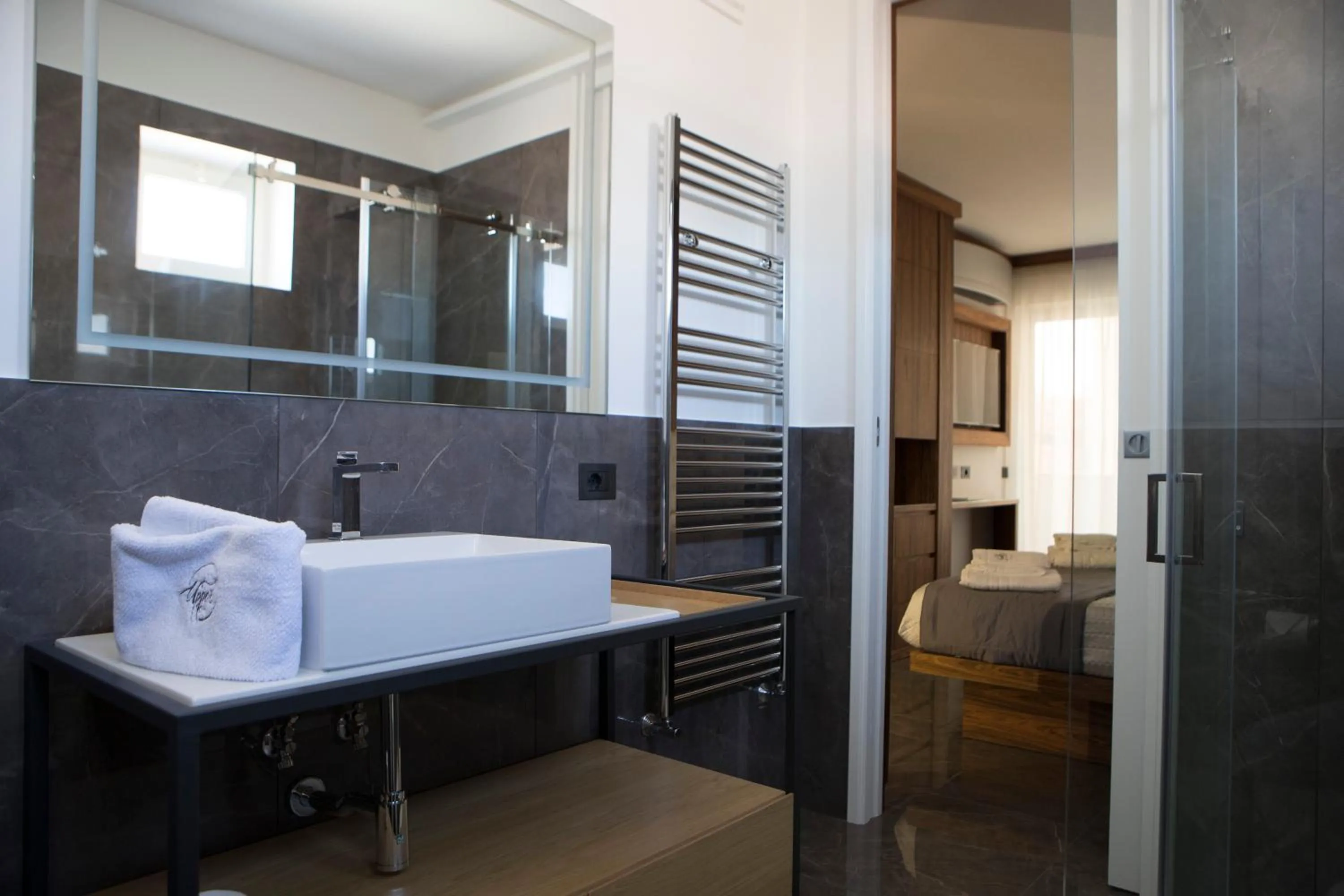 Bathroom, Bed in Upper - Boutique Hotel