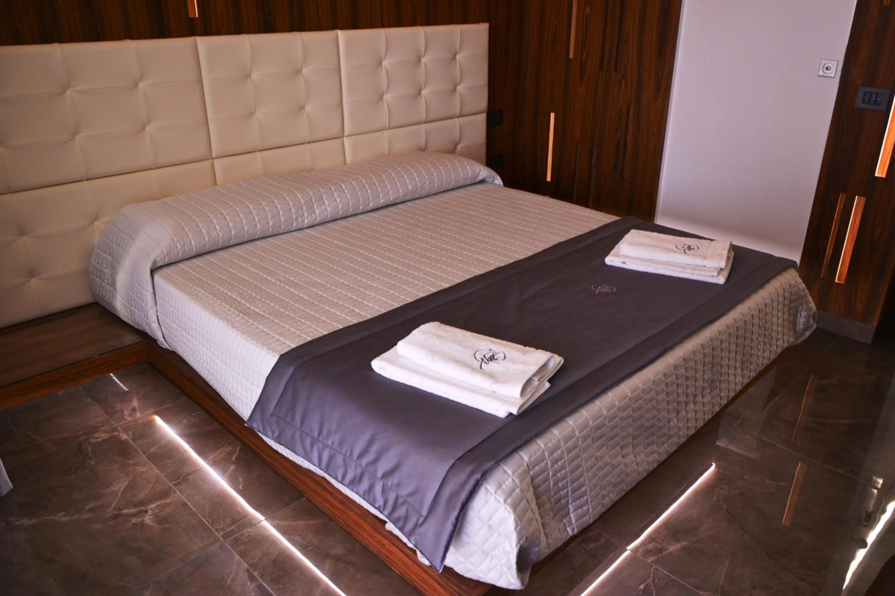 Balcony/Terrace, Bed in Upper - Boutique Hotel