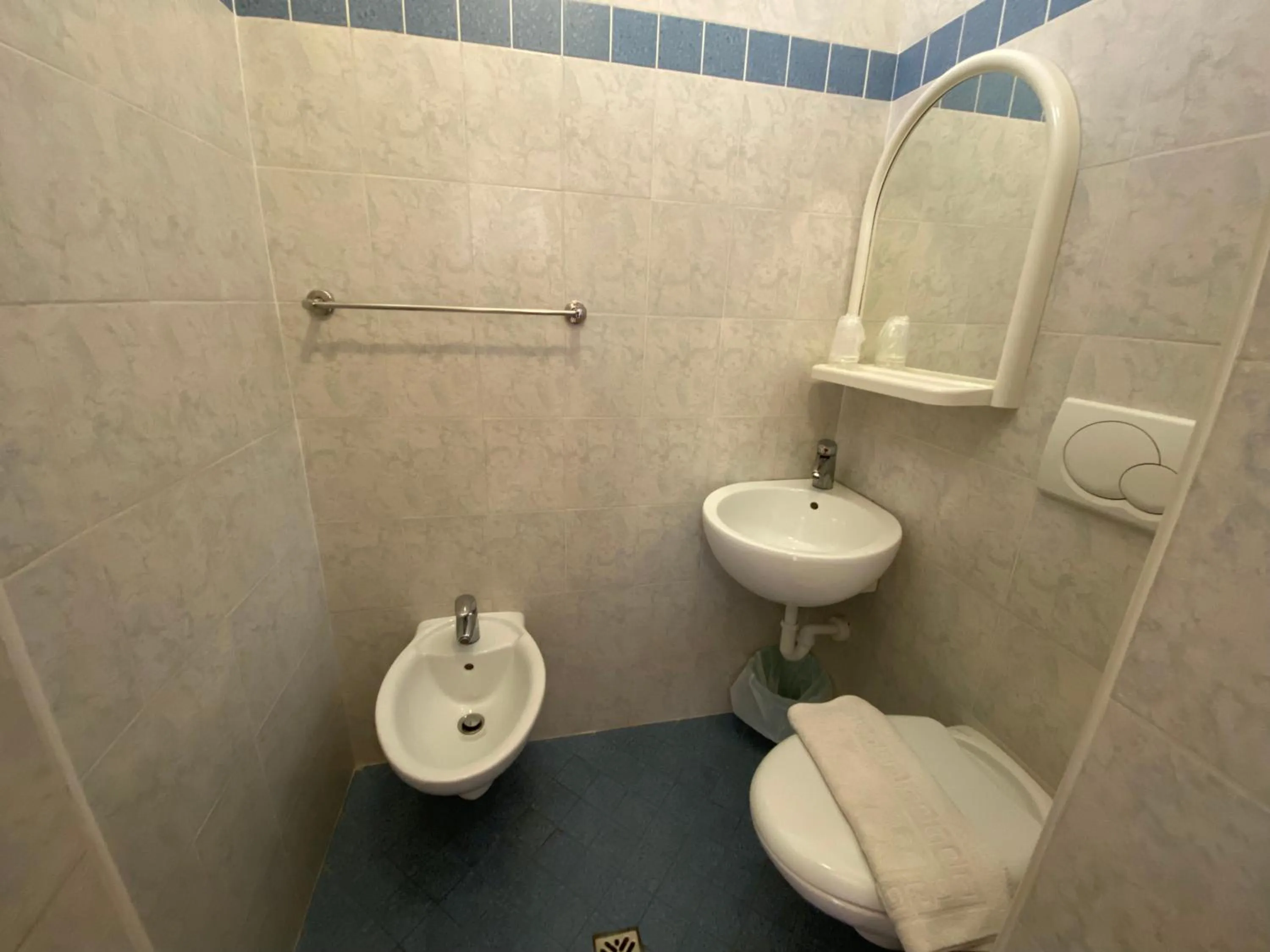 Bathroom in Hotel Nanni Garnì