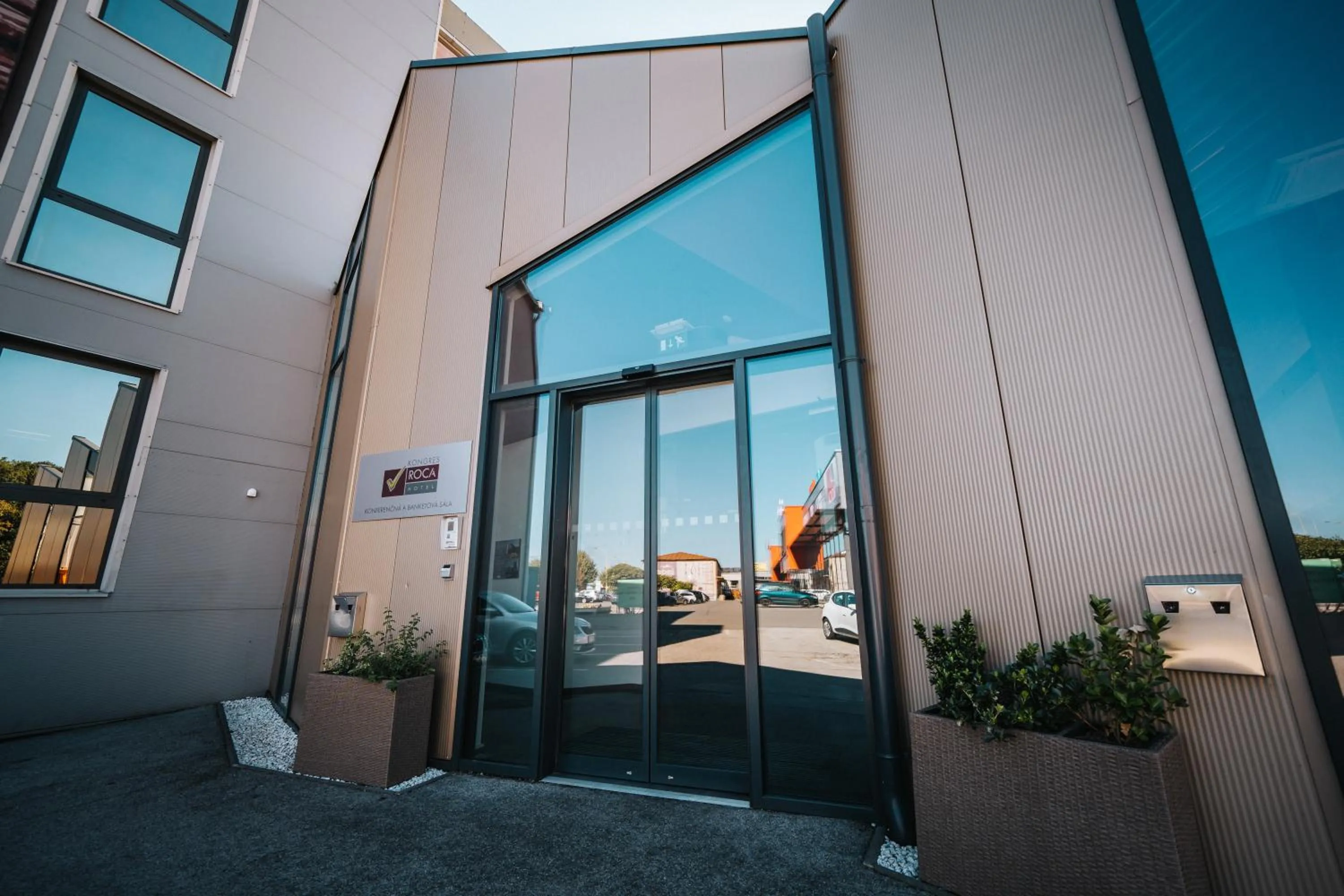 Property building in Kongres Hotel Roca