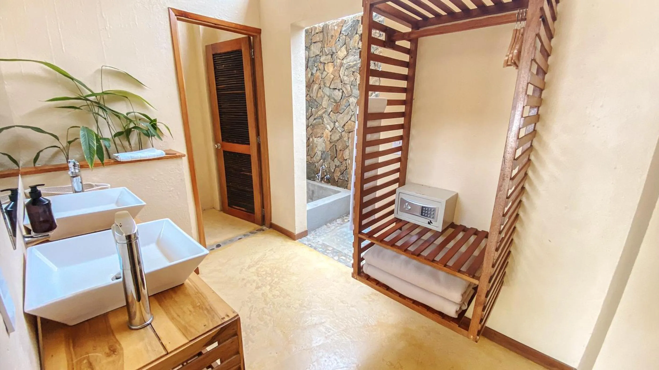 Bathroom in Tay Beach Hotel Tayrona