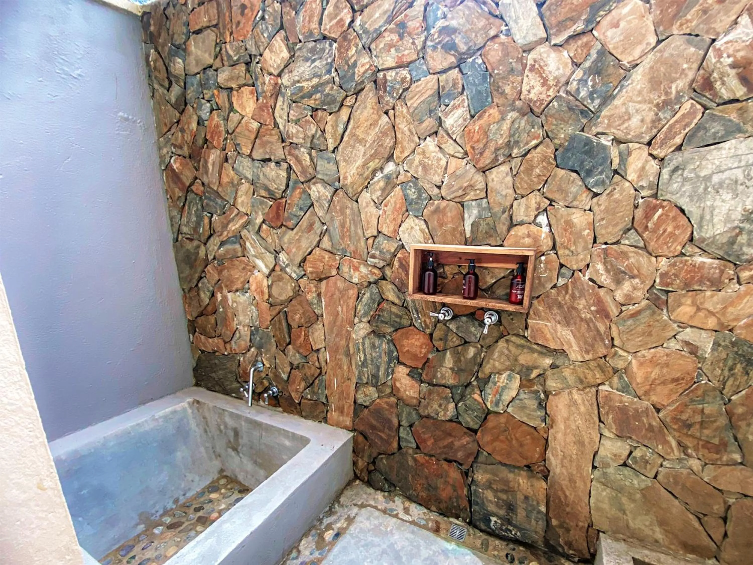 Shower in Tay Beach Hotel Tayrona