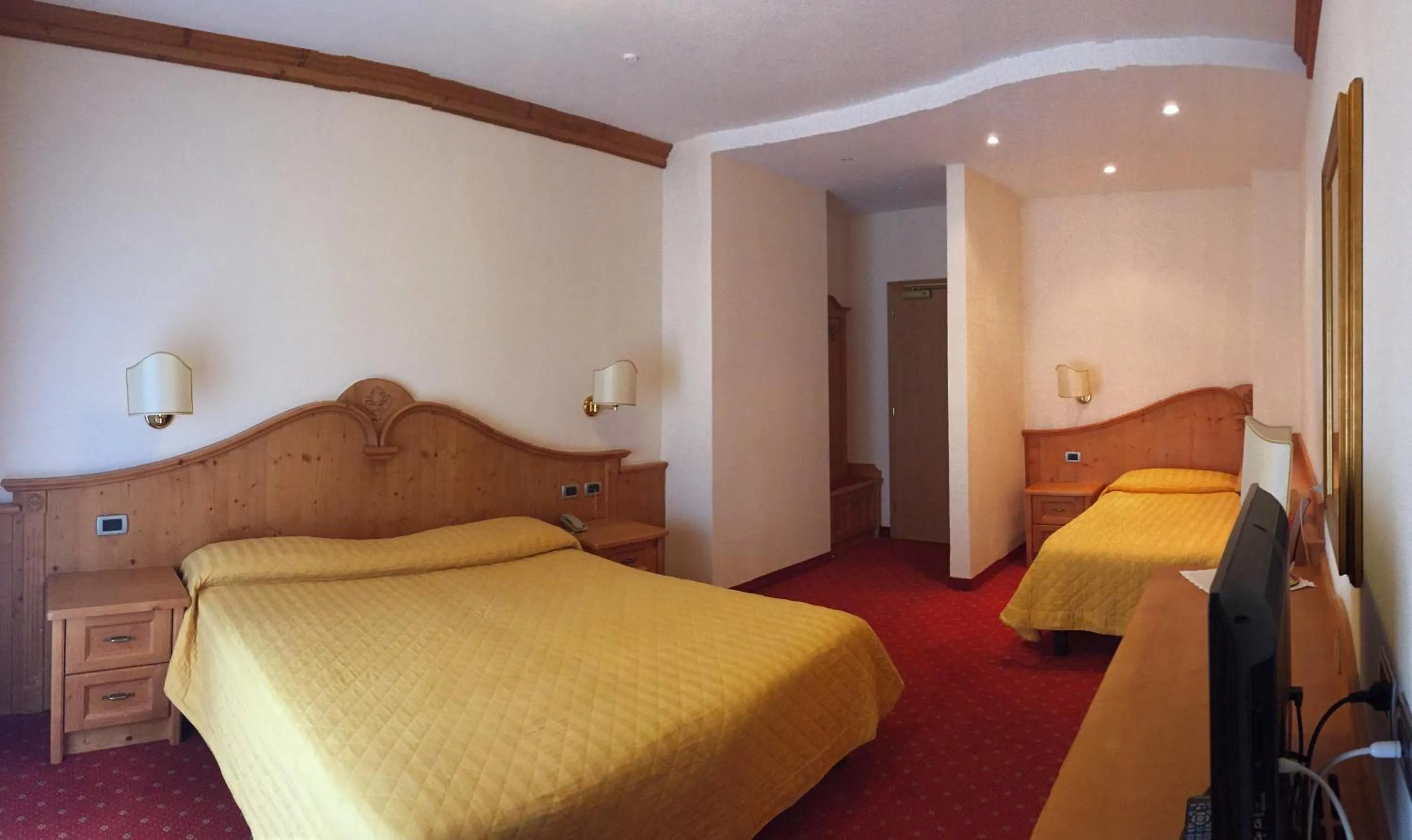 Bed in Ariston Lake View Hotel