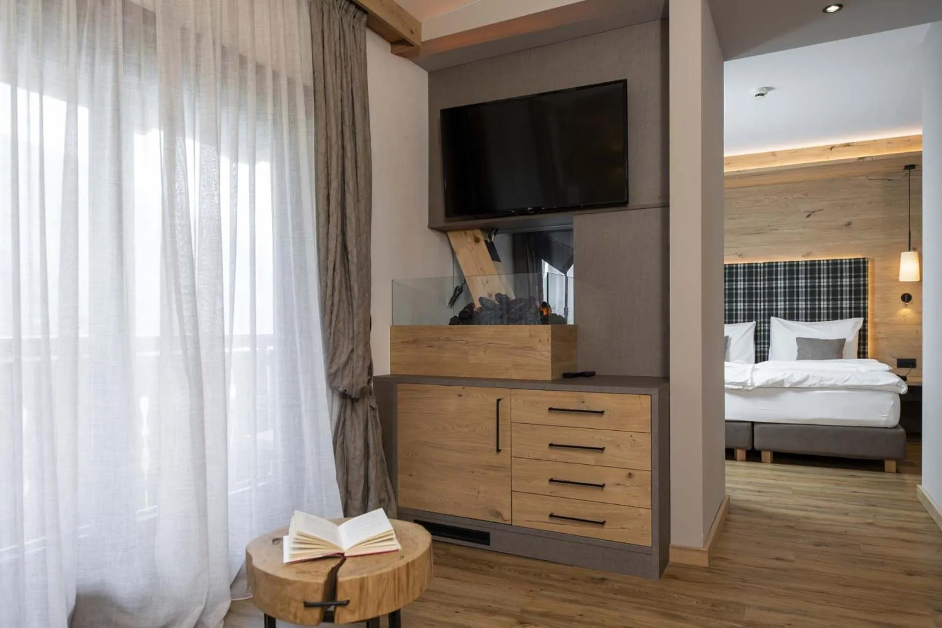 Bed in Ariston Lake View Hotel