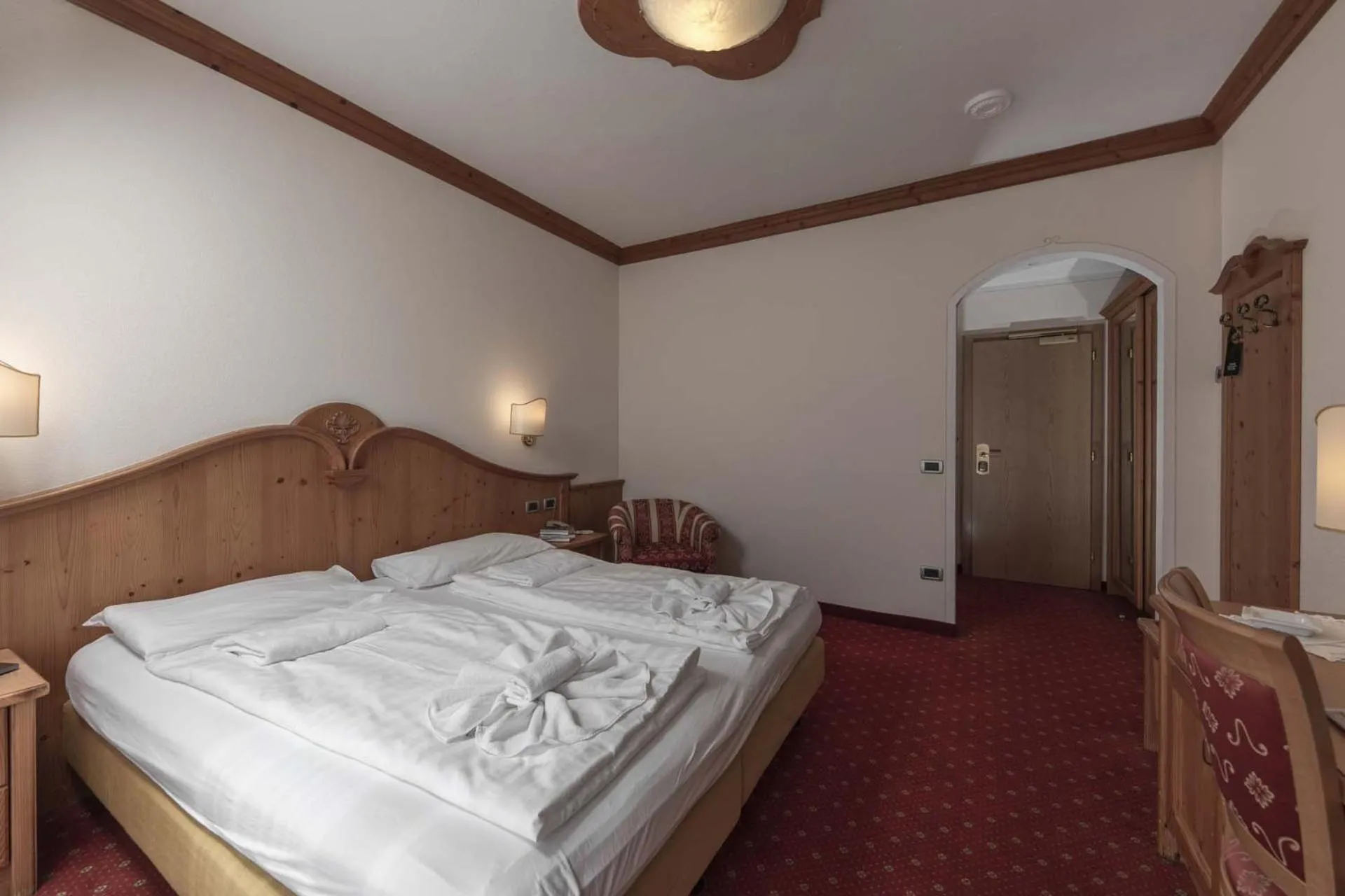 Bed in Ariston Lake View Hotel