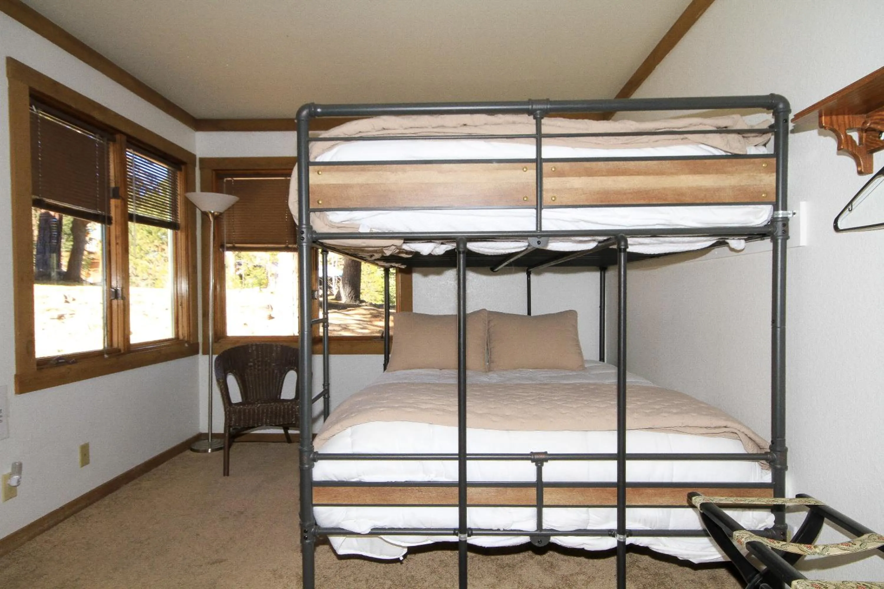 Other, Bed in Mountainback 17 Den