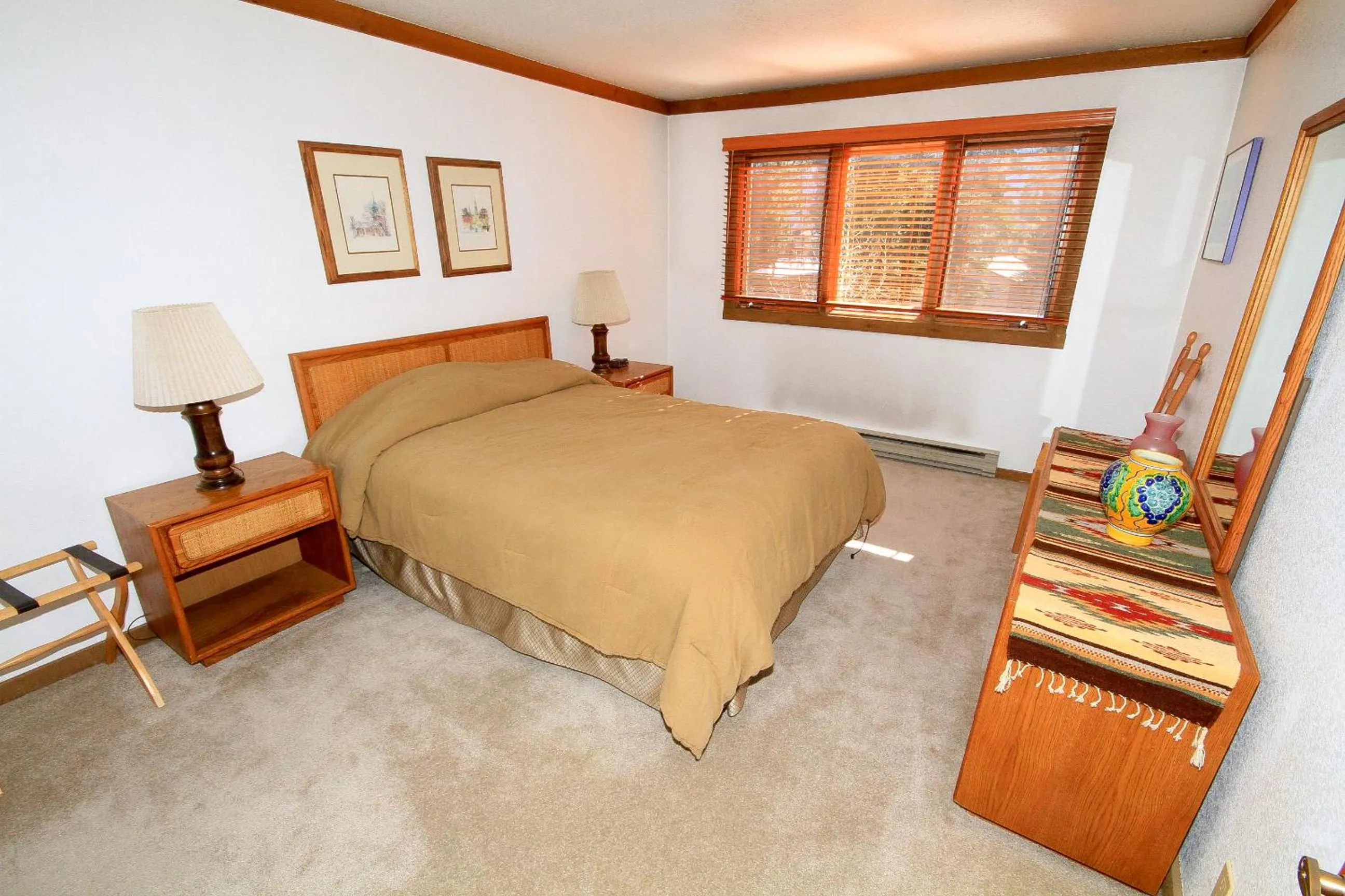 Other, Bed in Mountainback 72 Corner Unit
