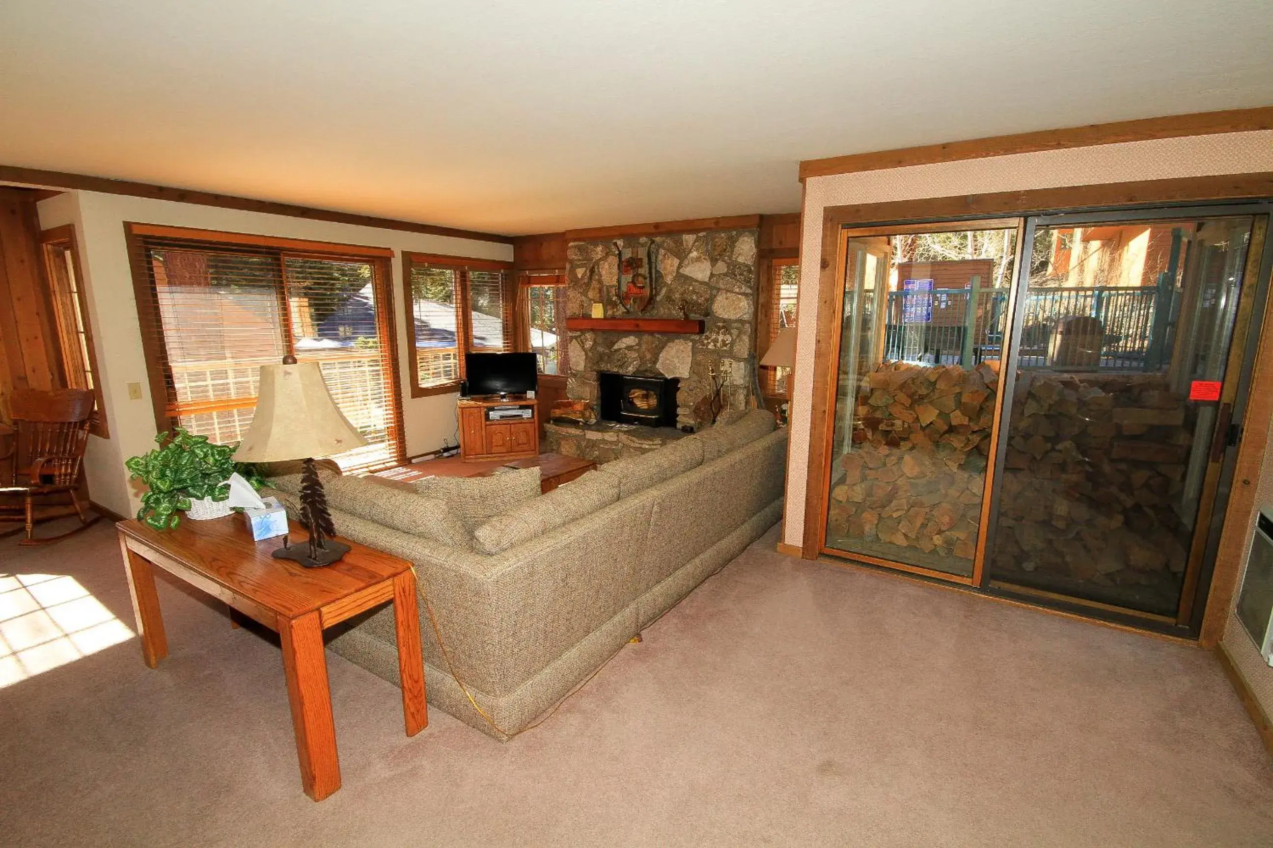 Mountainback 60 Corner Unit Mountainback 60 Corner Unit